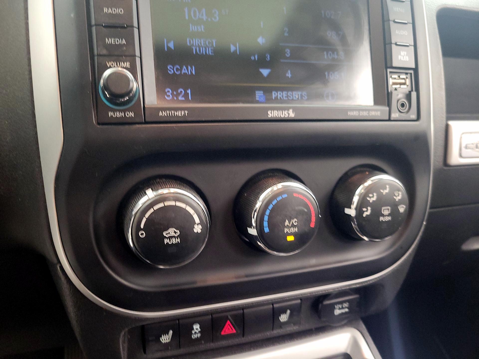 Thumbnail: 2016 Jeep Compass - 15