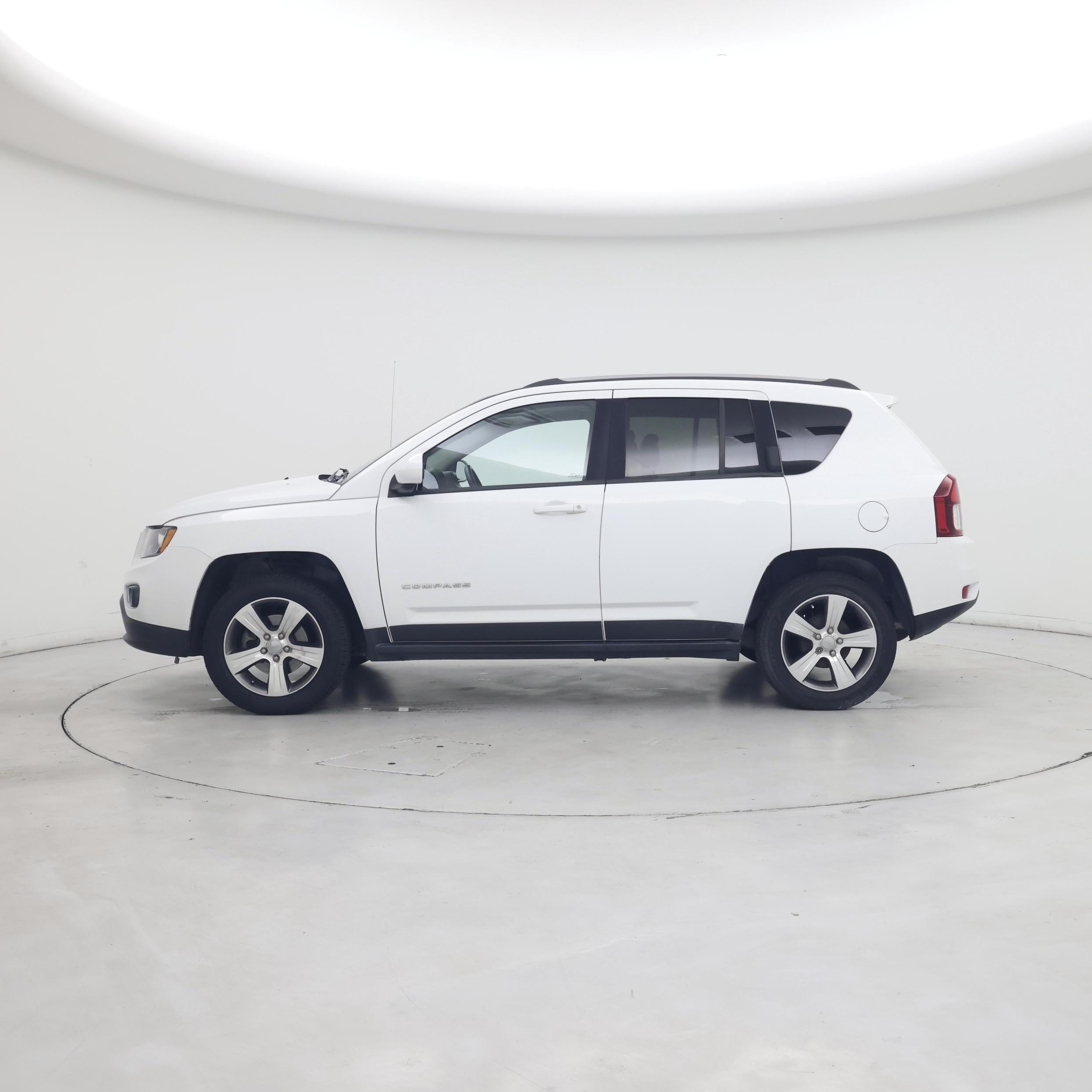 Thumbnail: 2016 Jeep Compass - 3