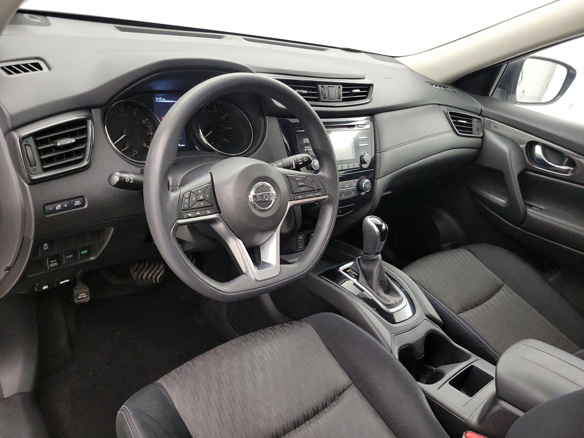 Thumbnail: 2017 Nissan Rogue - 9