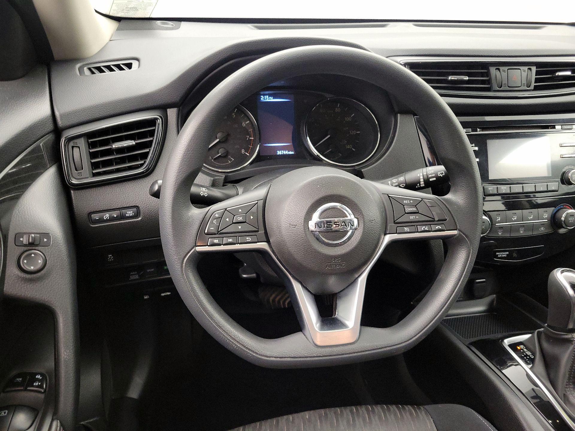 Thumbnail: 2017 Nissan Rogue - 10