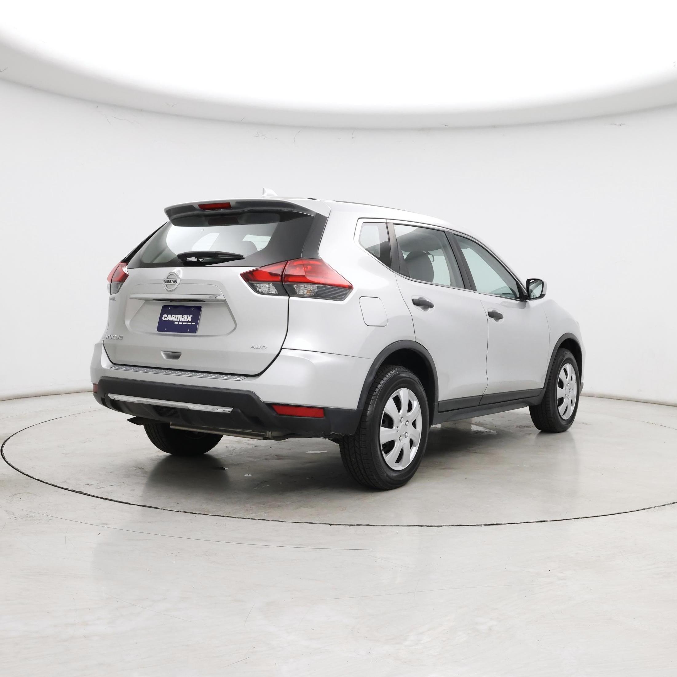 Thumbnail: 2017 Nissan Rogue - 8