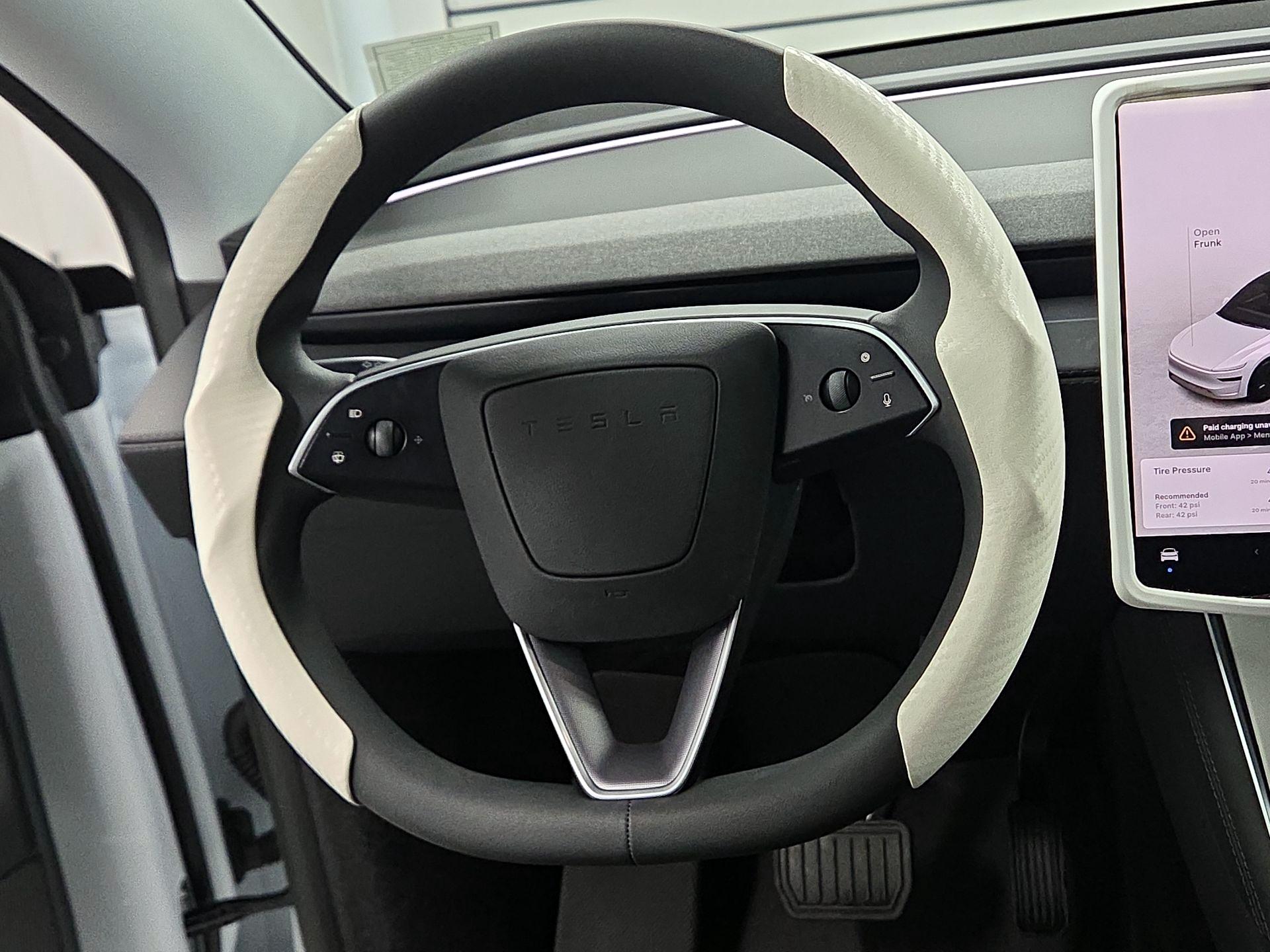 Thumbnail: 2026 Tesla Model Y - 10