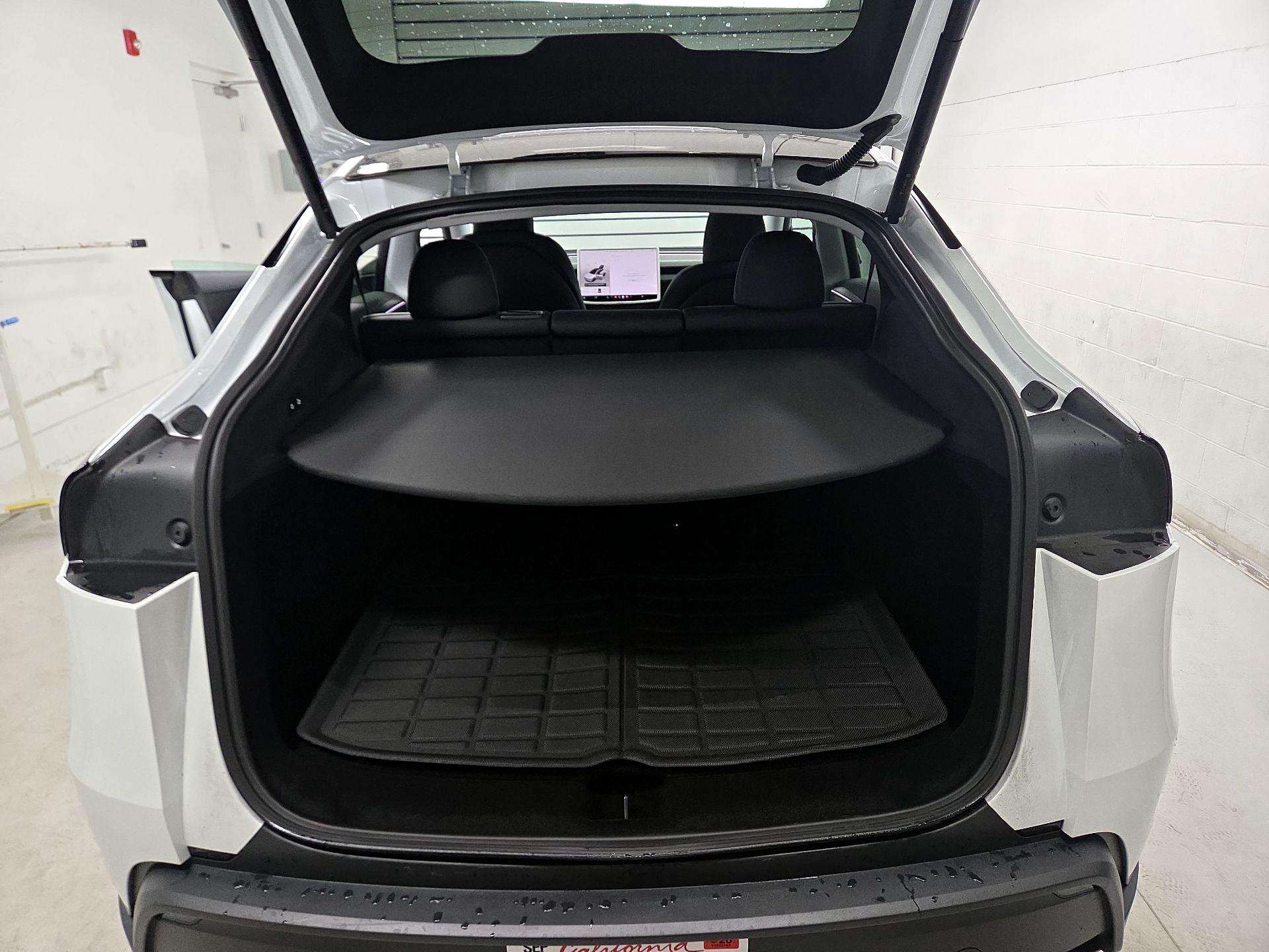 Thumbnail: 2026 Tesla Model Y - 18