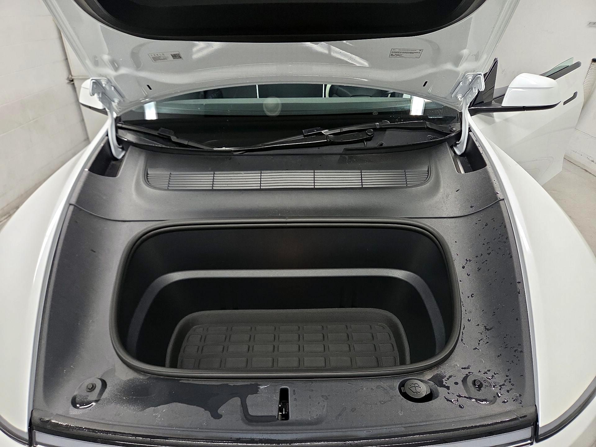 Thumbnail: 2026 Tesla Model Y - 19