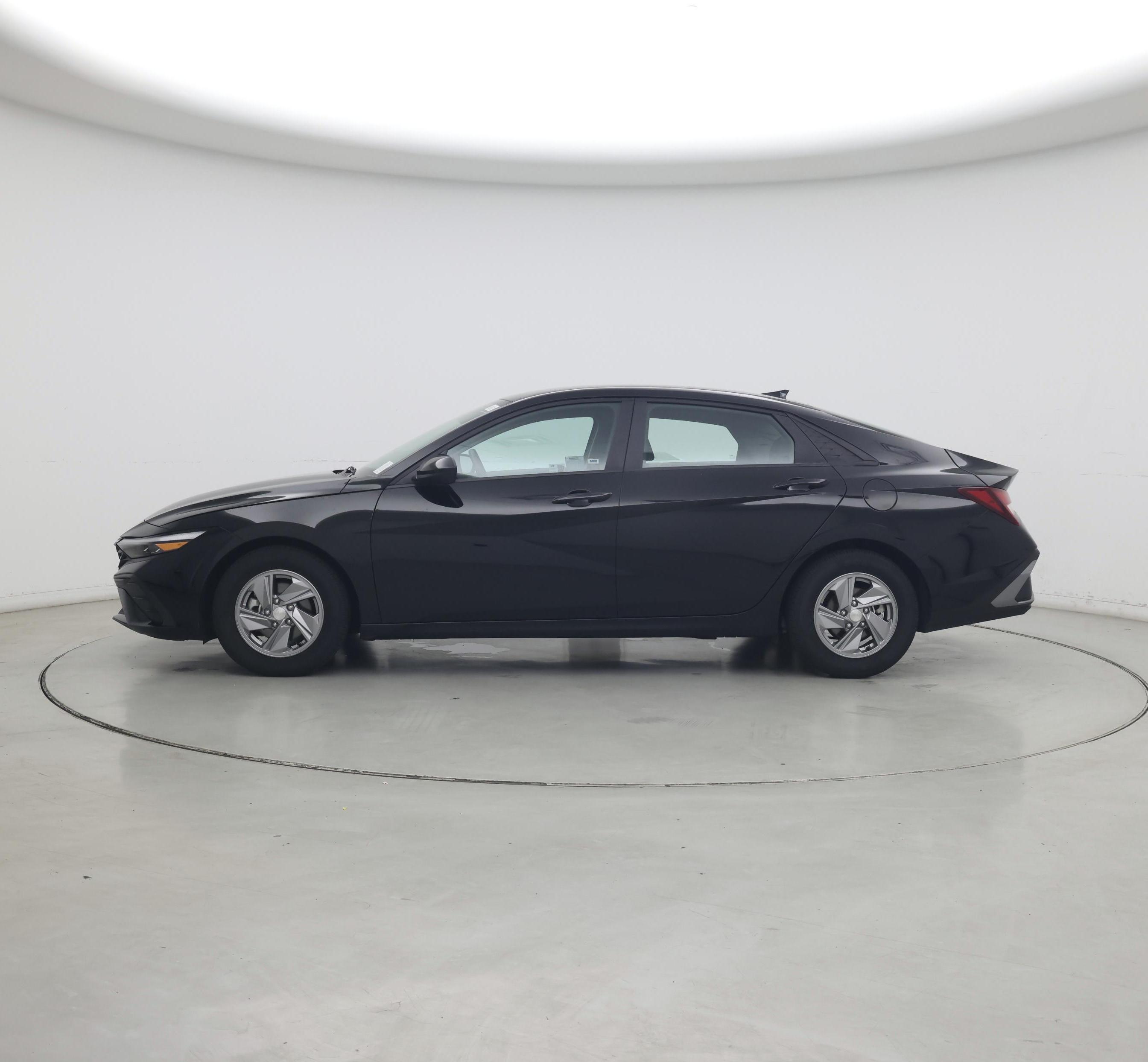 Thumbnail: 2024 Hyundai Elantra - 3