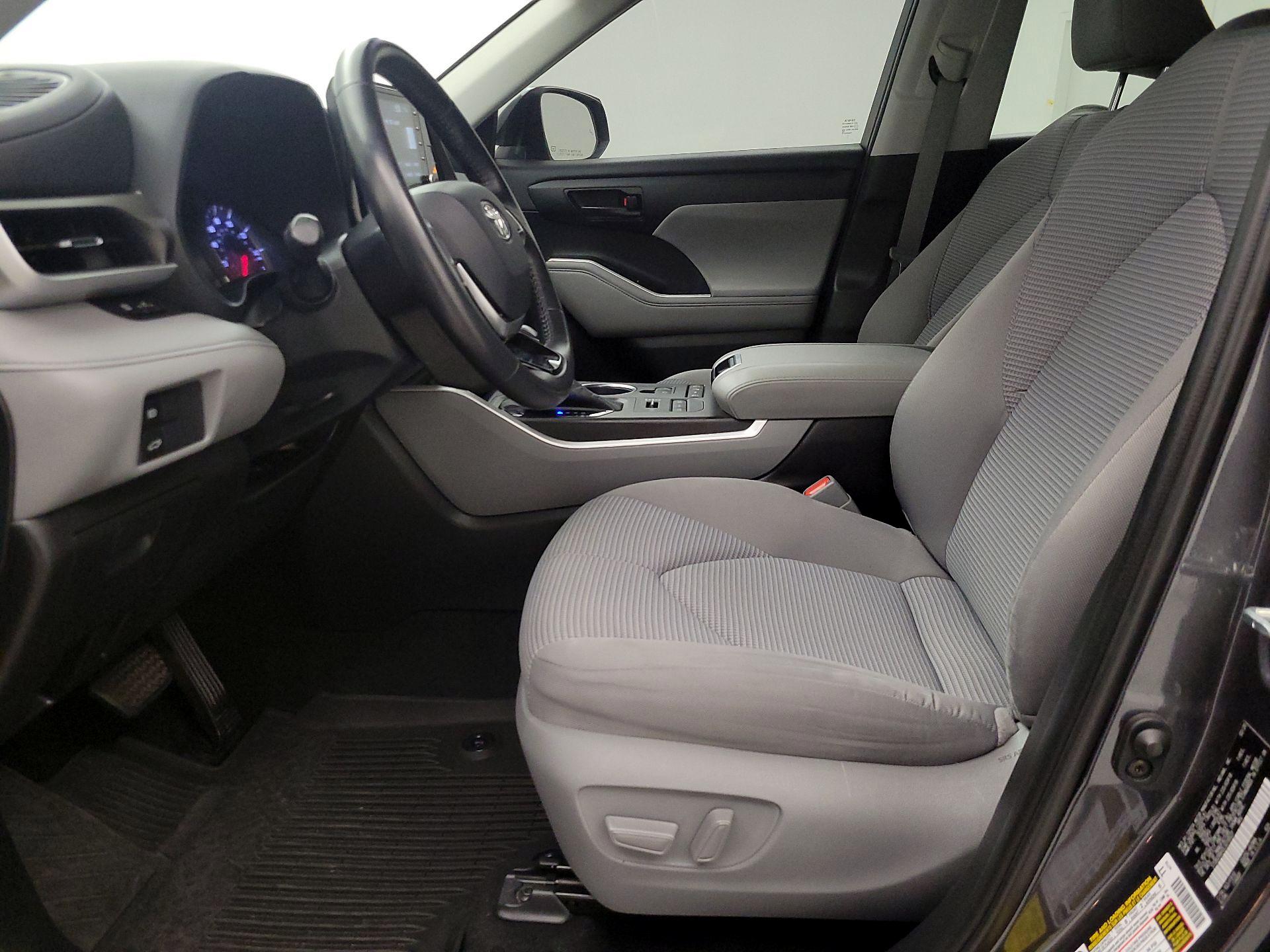 Thumbnail: 2020 Toyota Highlander - 11