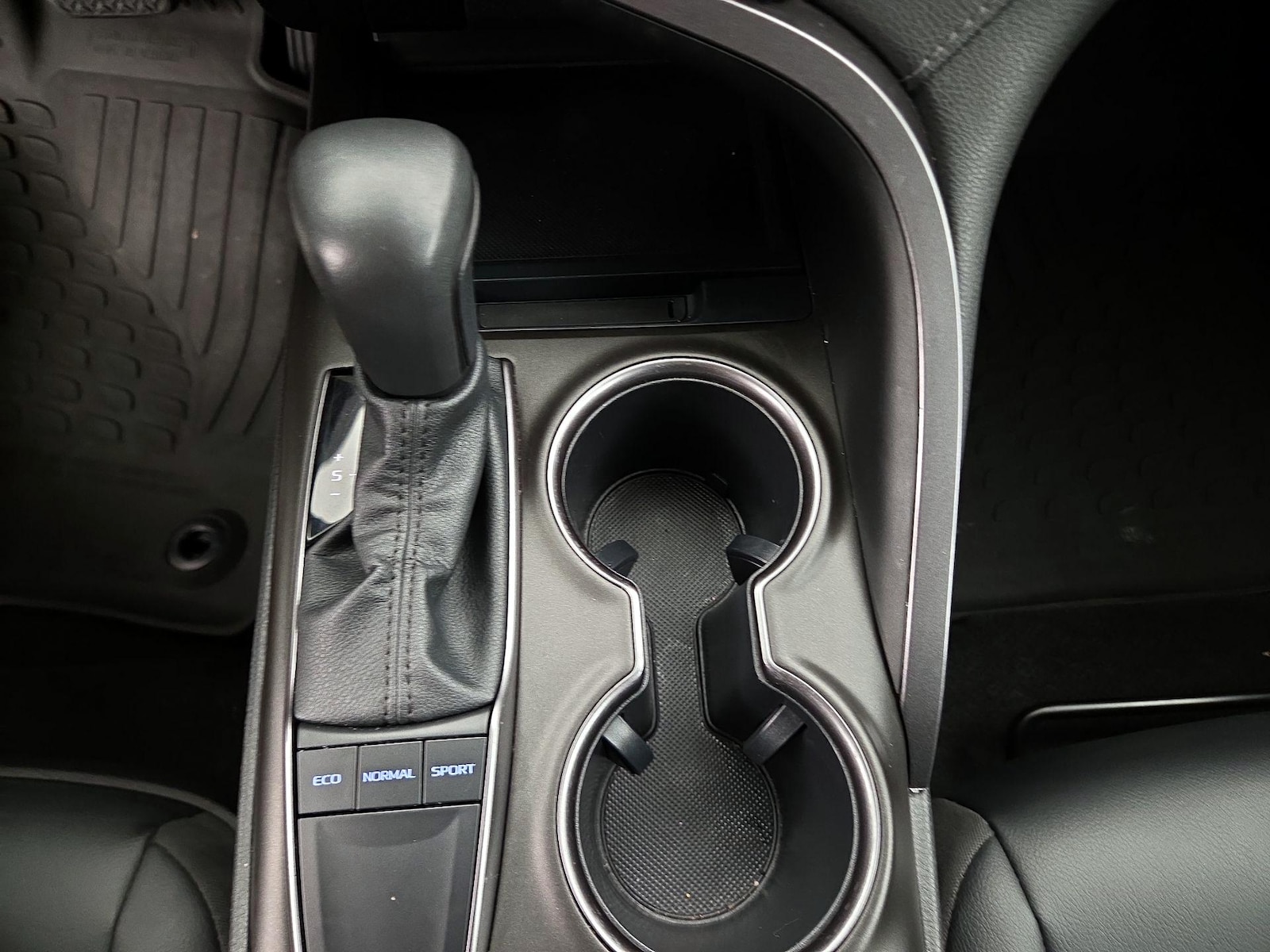 2023 Toyota Camry SE Nightshade - Photo 18
