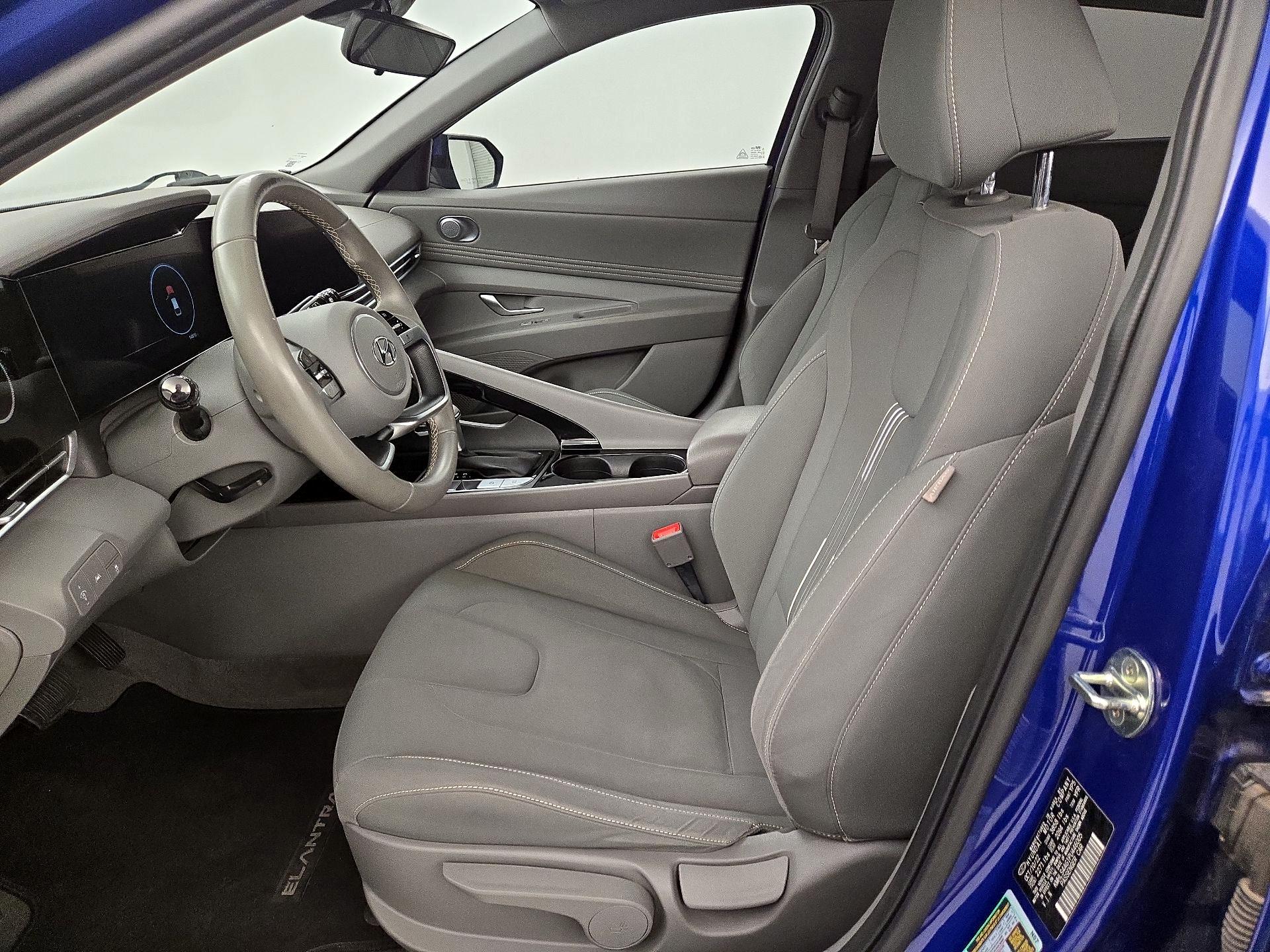Thumbnail: 2023 Hyundai Elantra - 11