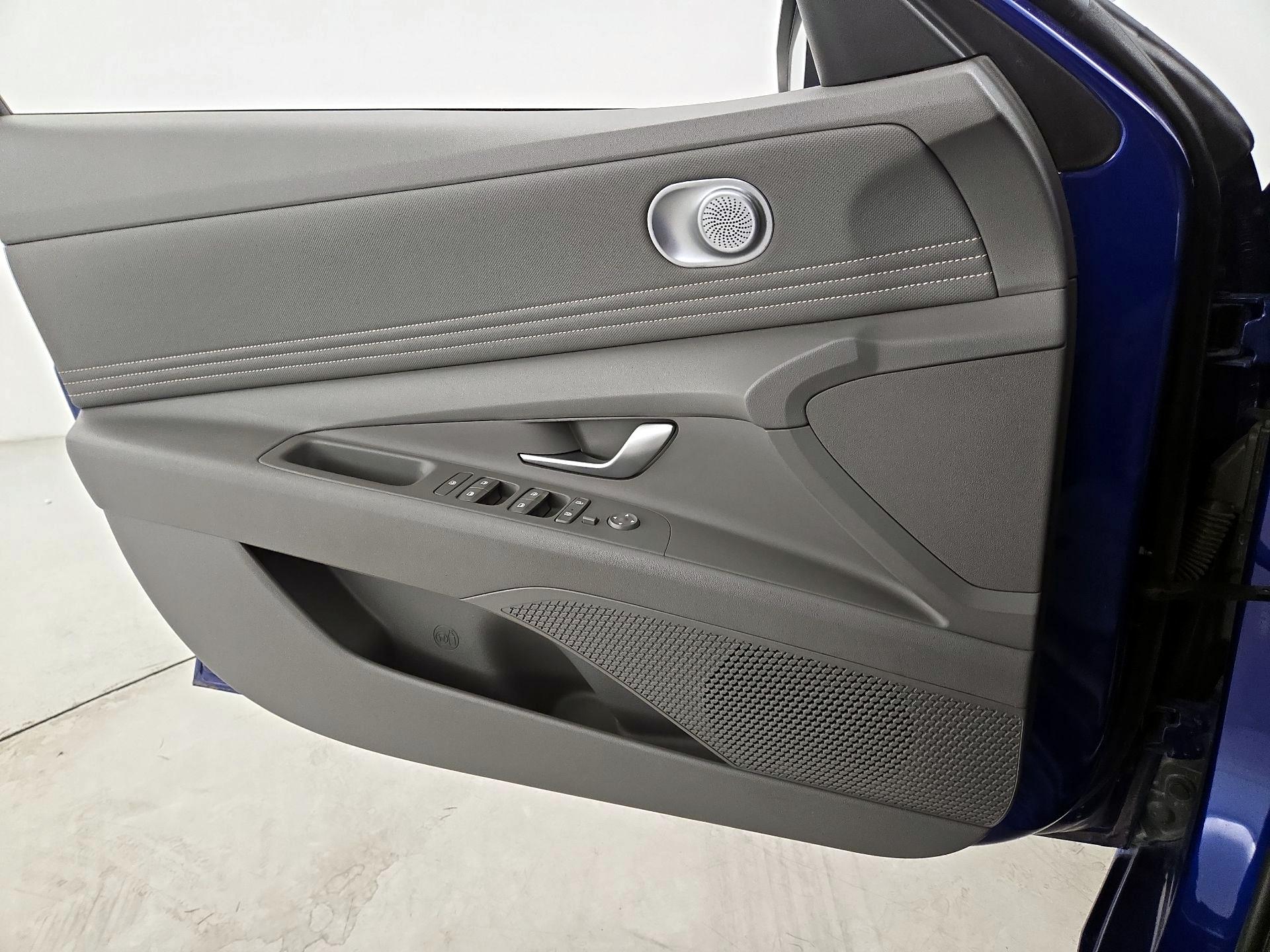 Thumbnail: 2023 Hyundai Elantra - 12