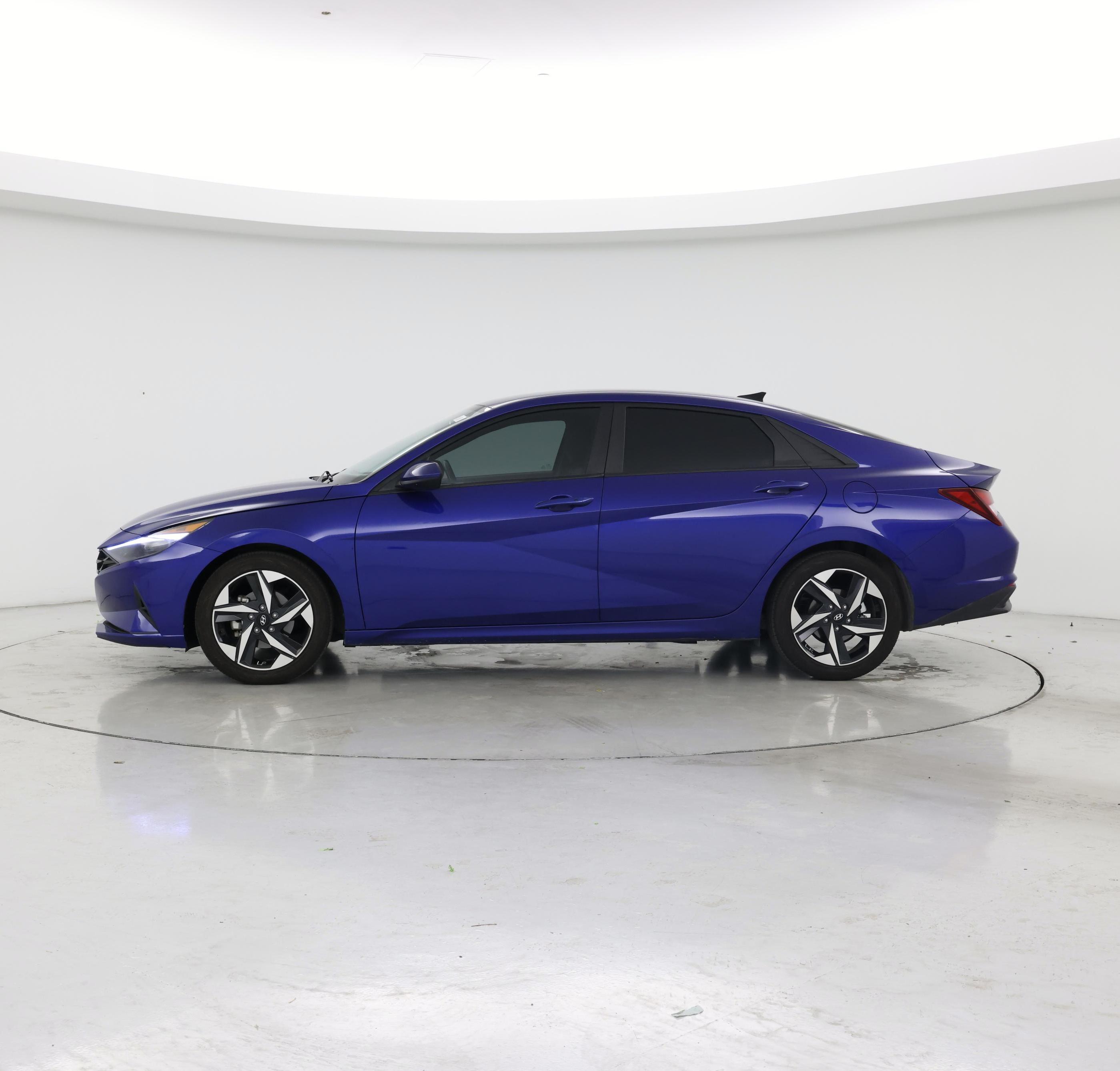 Thumbnail: 2023 Hyundai Elantra - 3