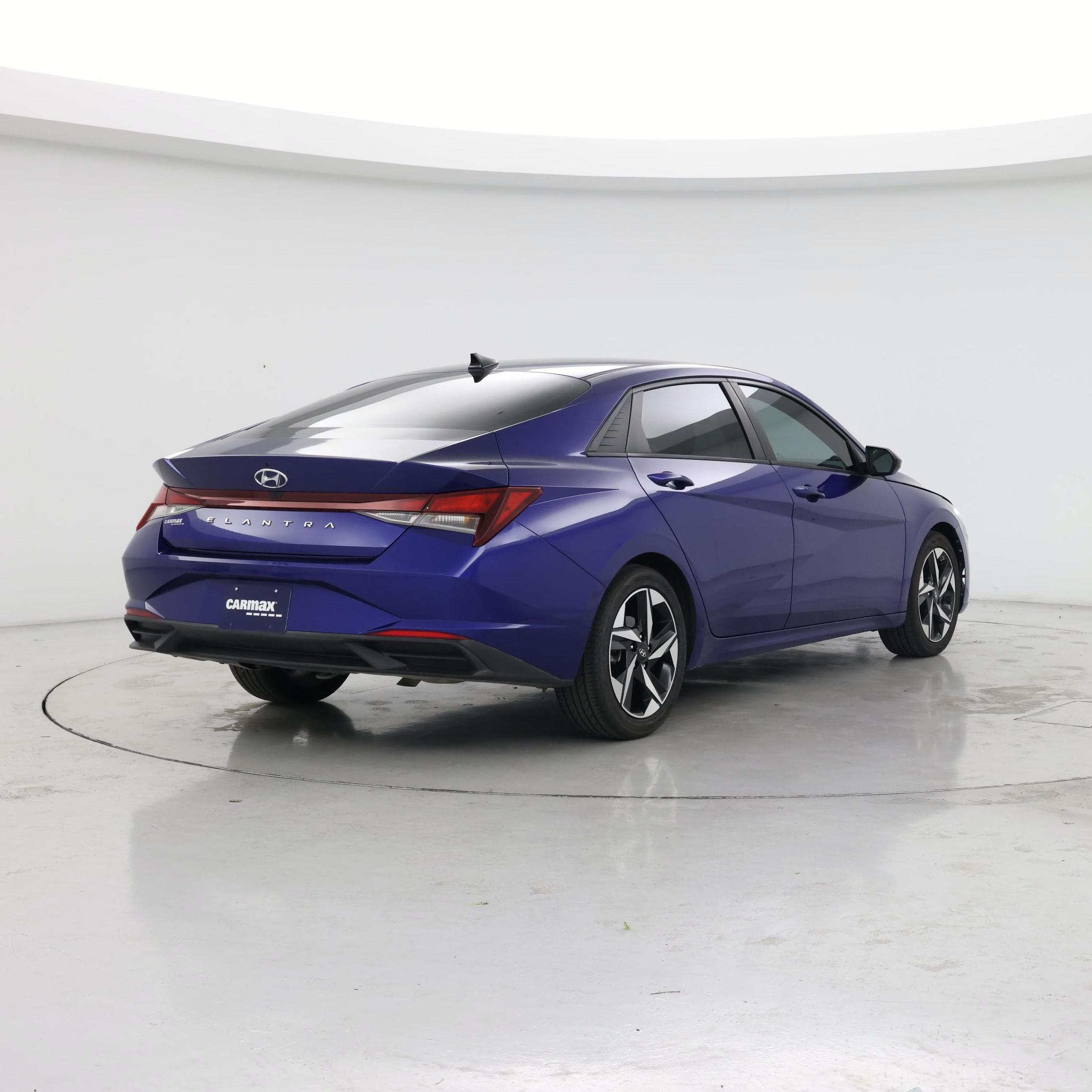 Thumbnail: 2023 Hyundai Elantra - 8