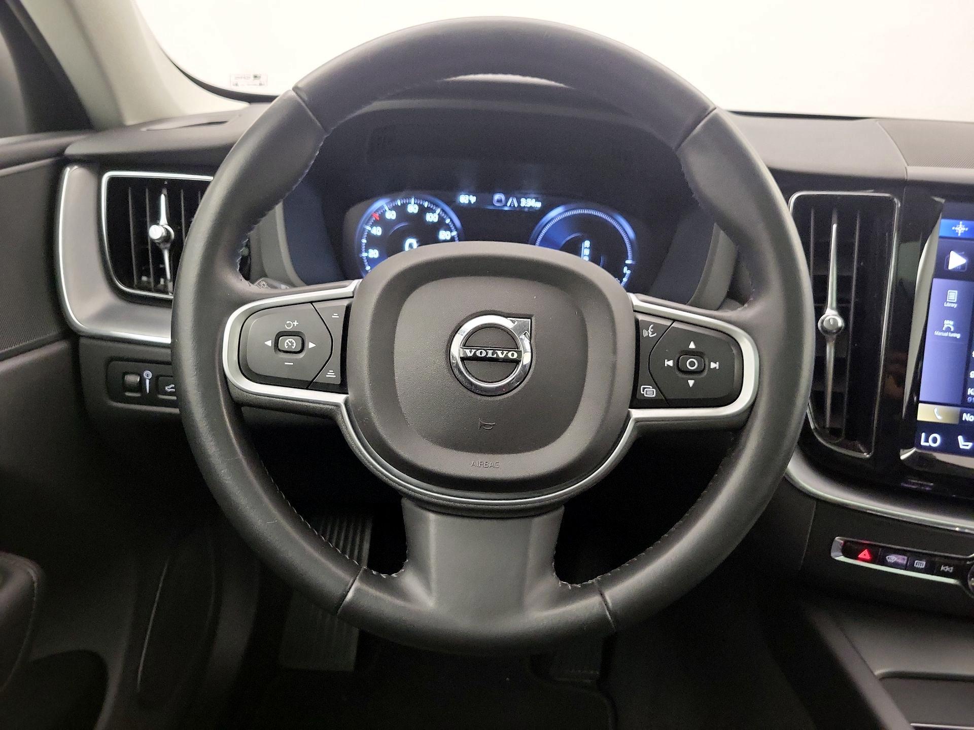 Thumbnail: 2019 Volvo XC60 - 10