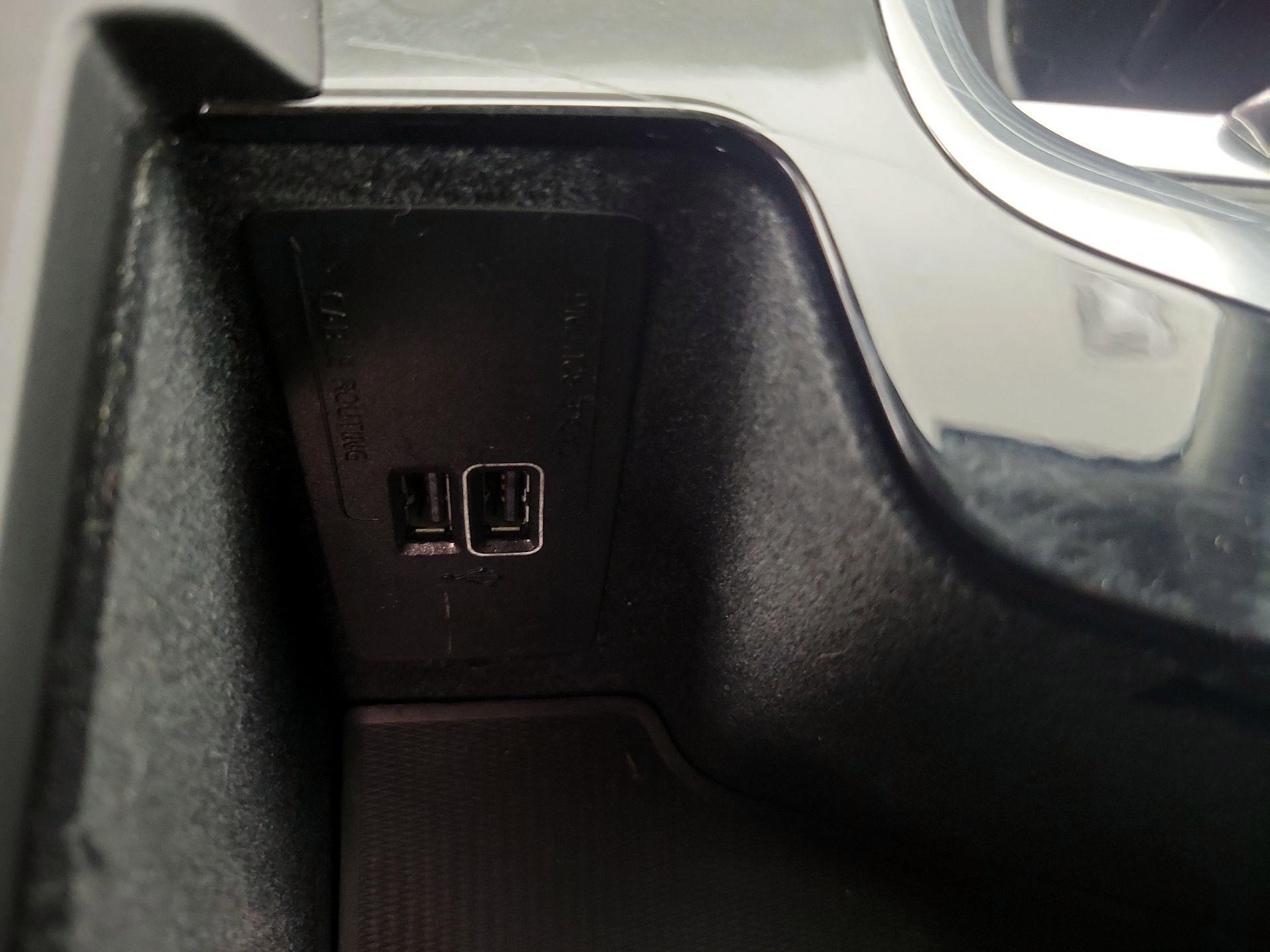 Thumbnail: 2019 Volvo XC60 - 18
