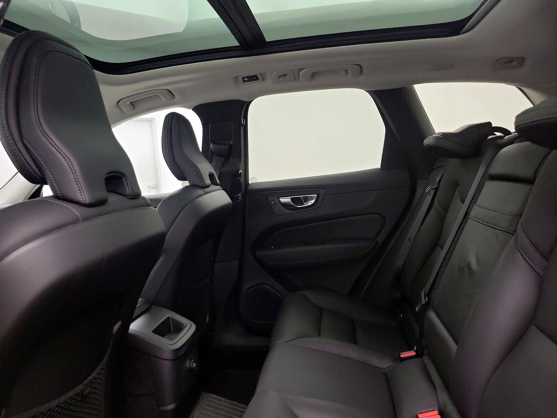 Thumbnail: 2019 Volvo XC60 - 20