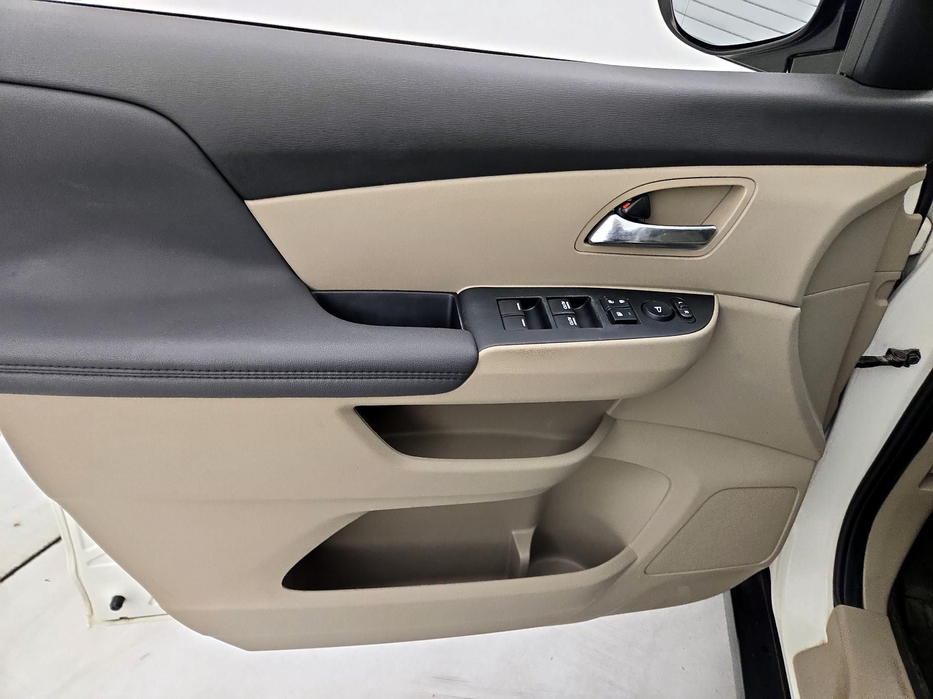 Thumbnail: 2016 Honda Odyssey - 12