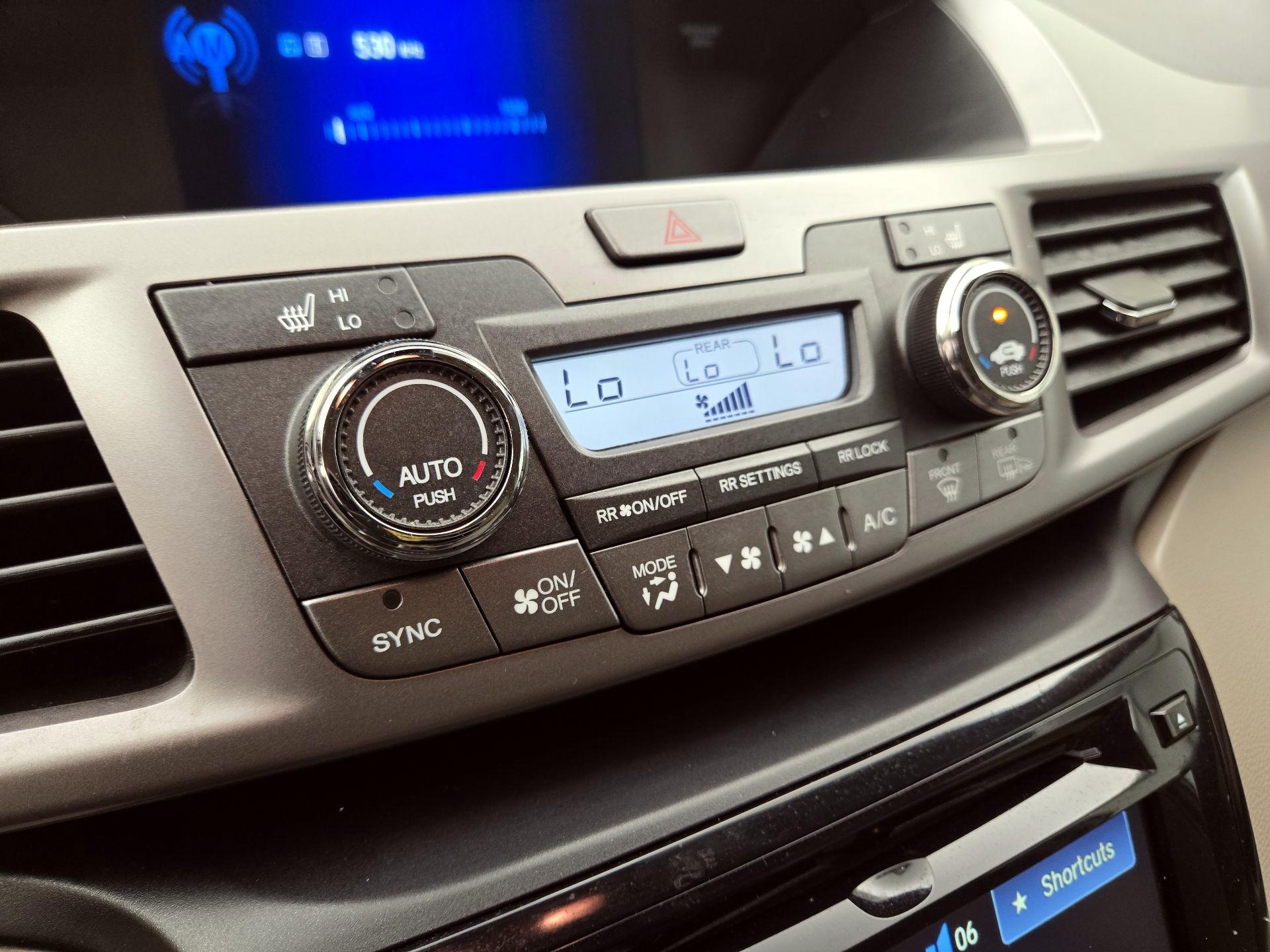 Thumbnail: 2016 Honda Odyssey - 16
