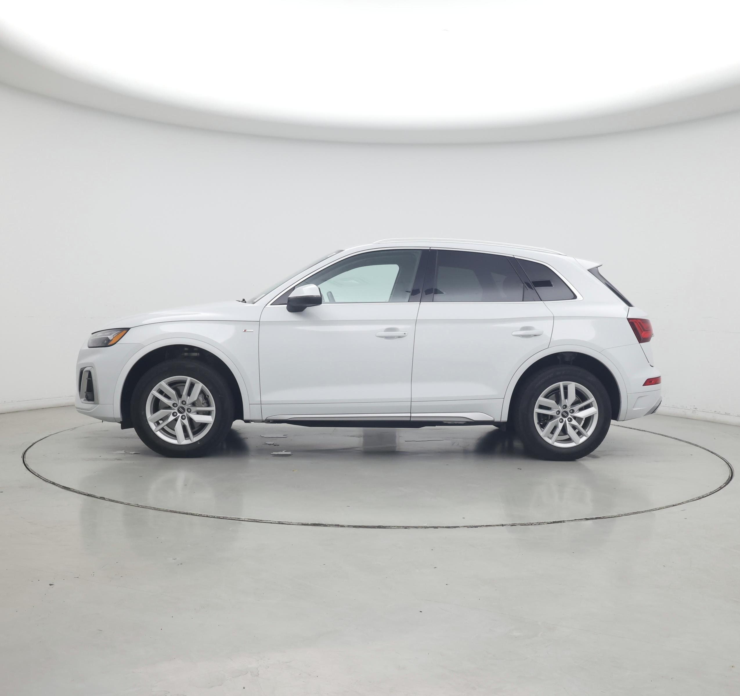 Thumbnail: 2022 Audi Q5 - 3