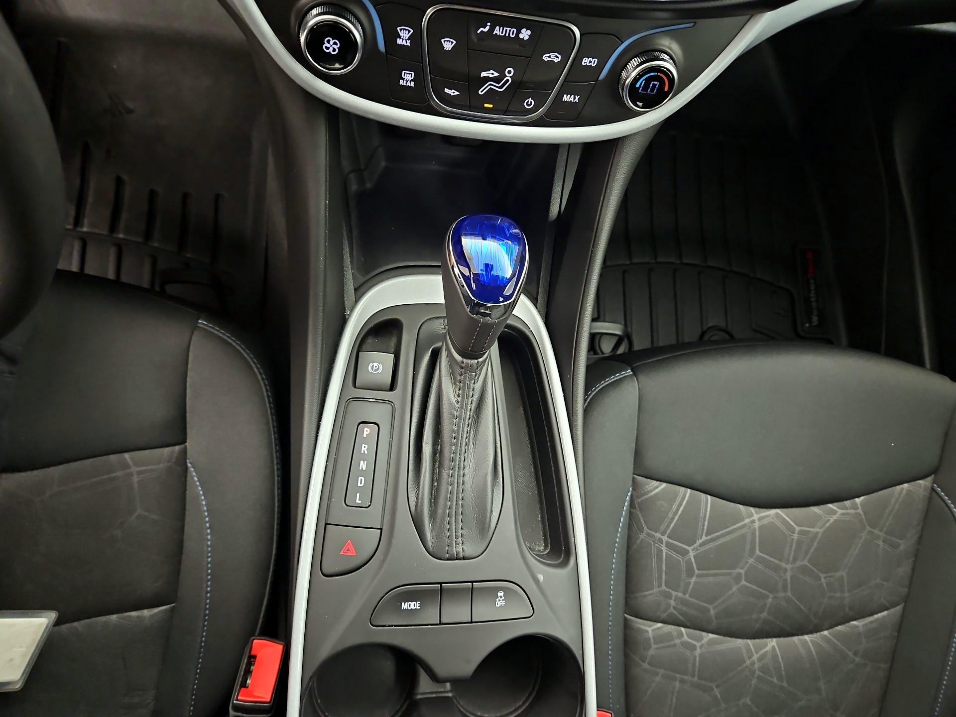 Thumbnail: 2016 Chevrolet Volt - 17