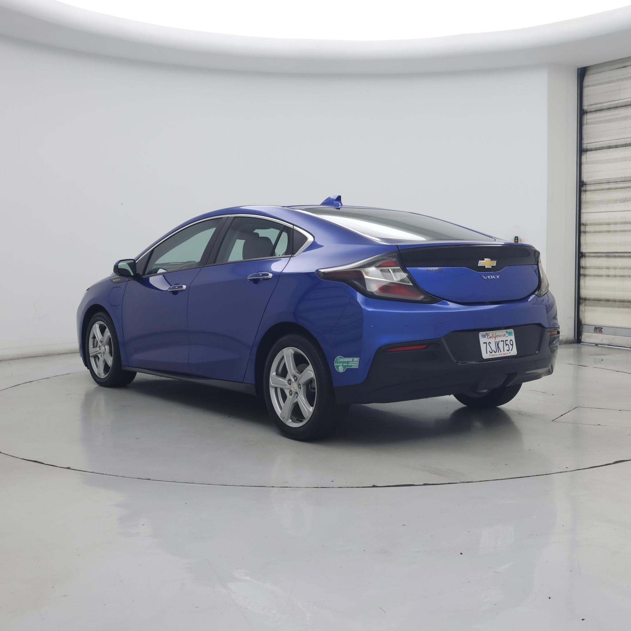 Thumbnail: 2016 Chevrolet Volt - 2