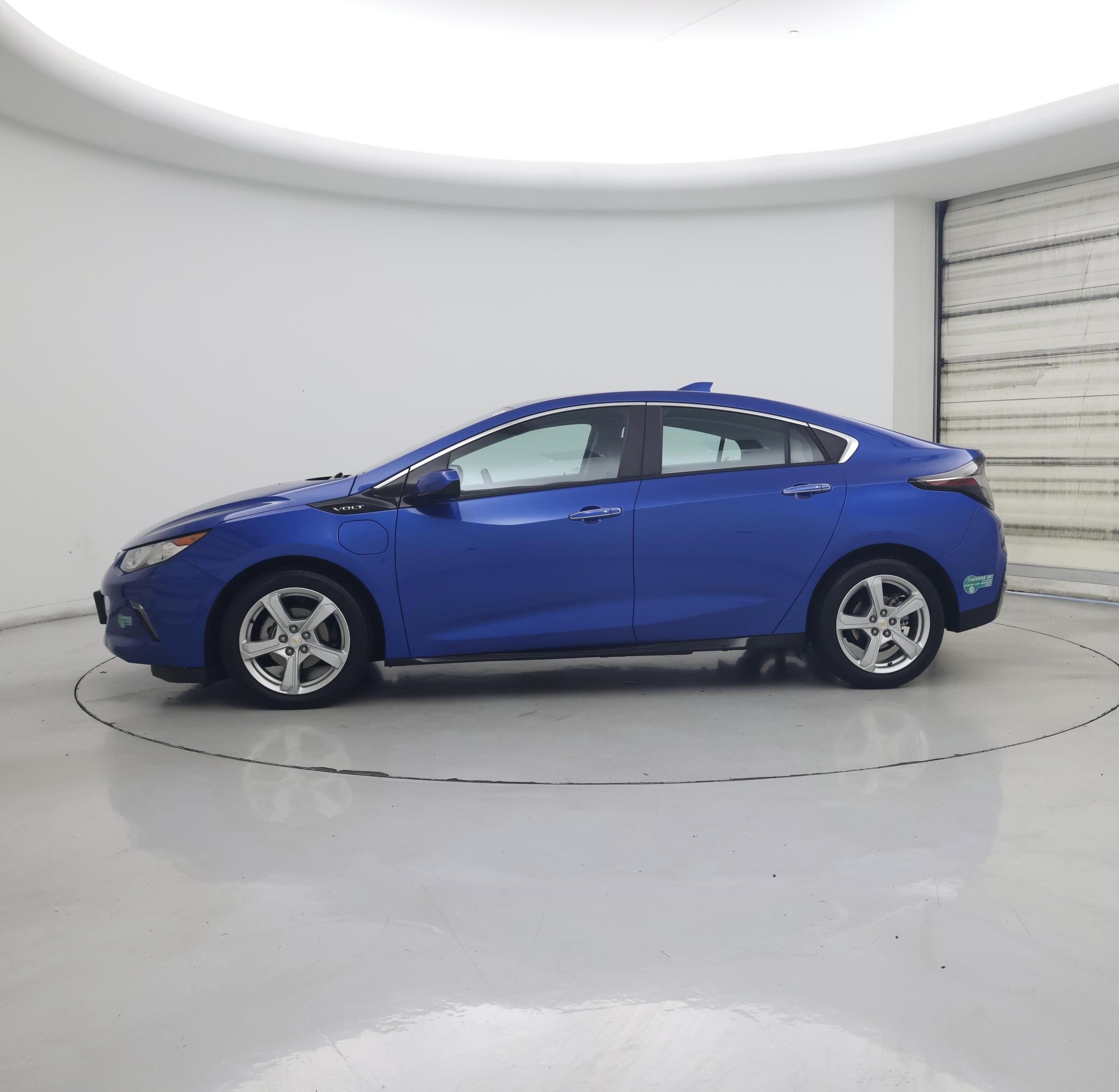 Thumbnail: 2016 Chevrolet Volt - 3