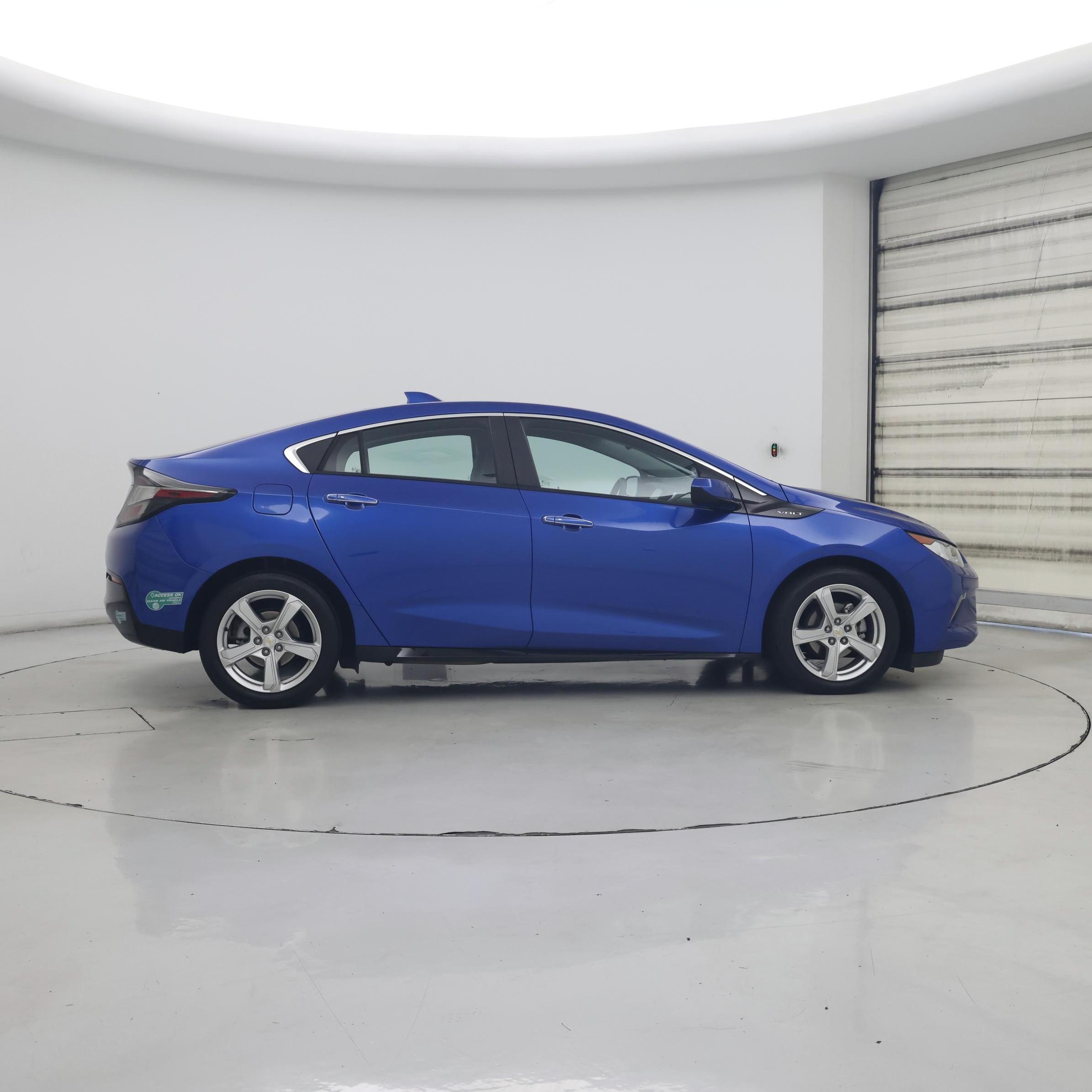 Thumbnail: 2016 Chevrolet Volt - 7