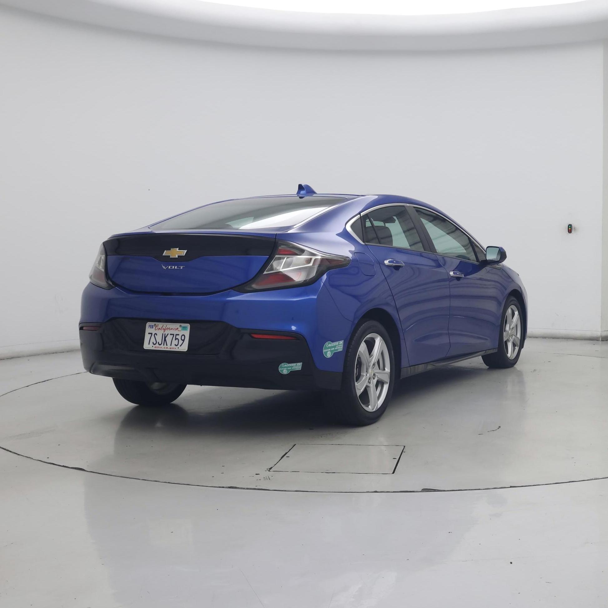 Thumbnail: 2016 Chevrolet Volt - 8