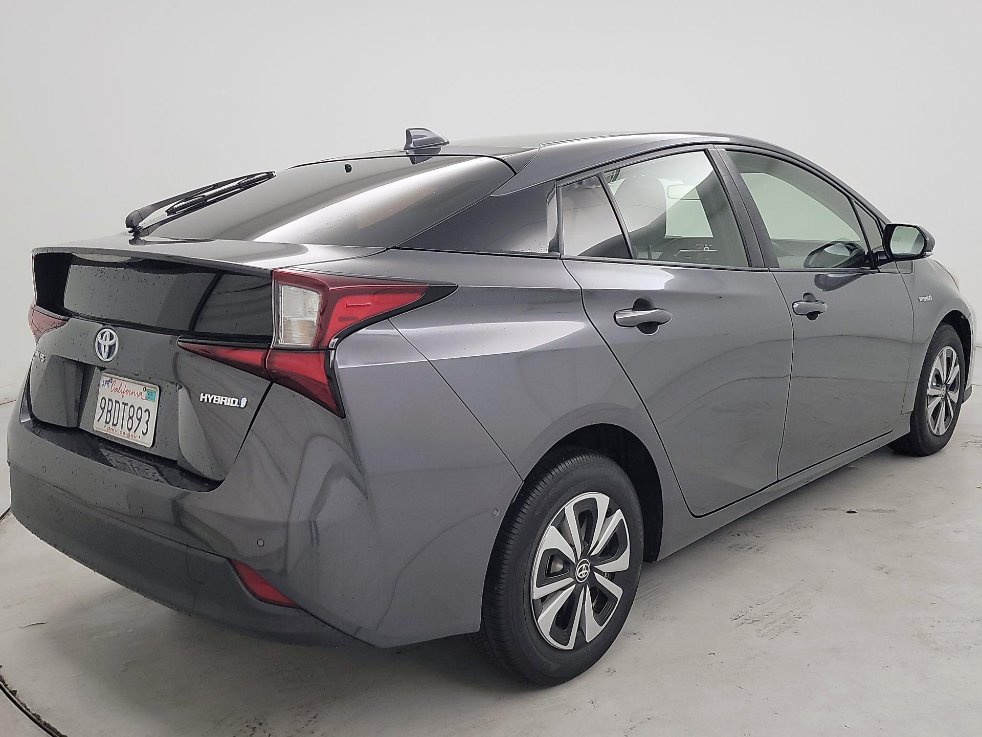 Thumbnail: 2020 Toyota Prius - 5