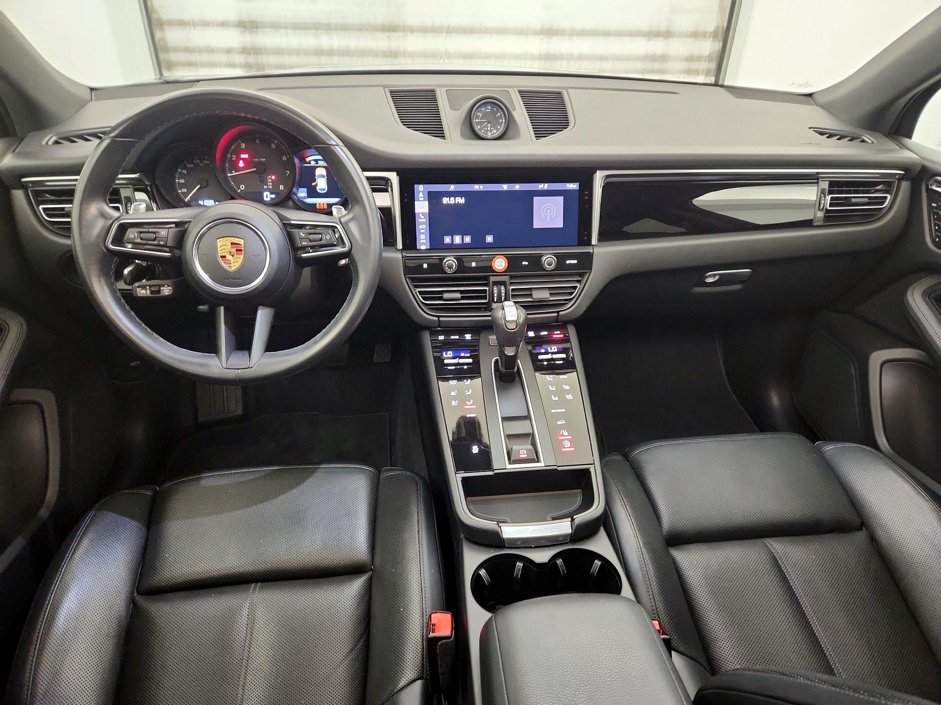 Thumbnail: 2023 Porsche Macan - 9