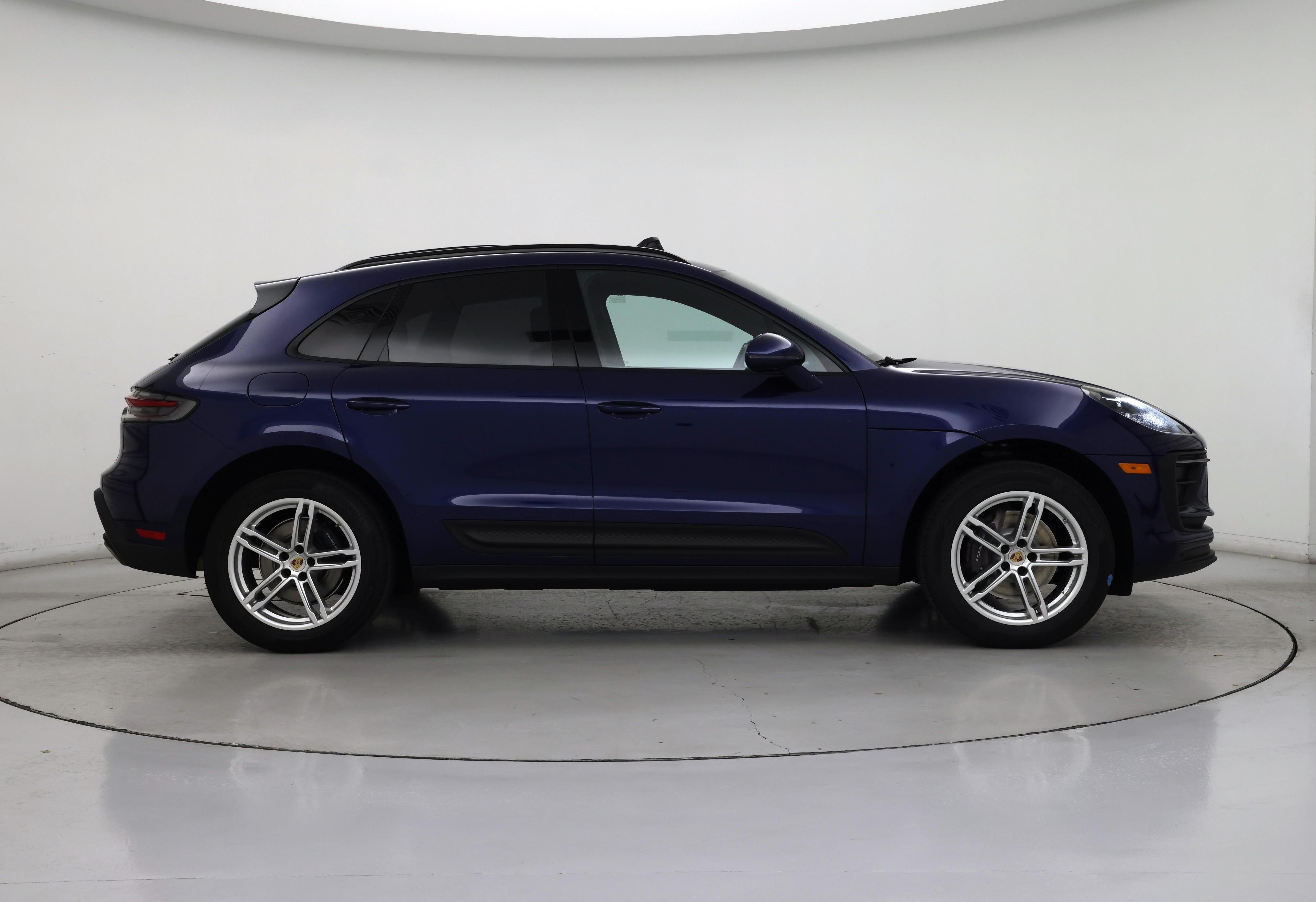 Thumbnail: 2023 Porsche Macan - 7