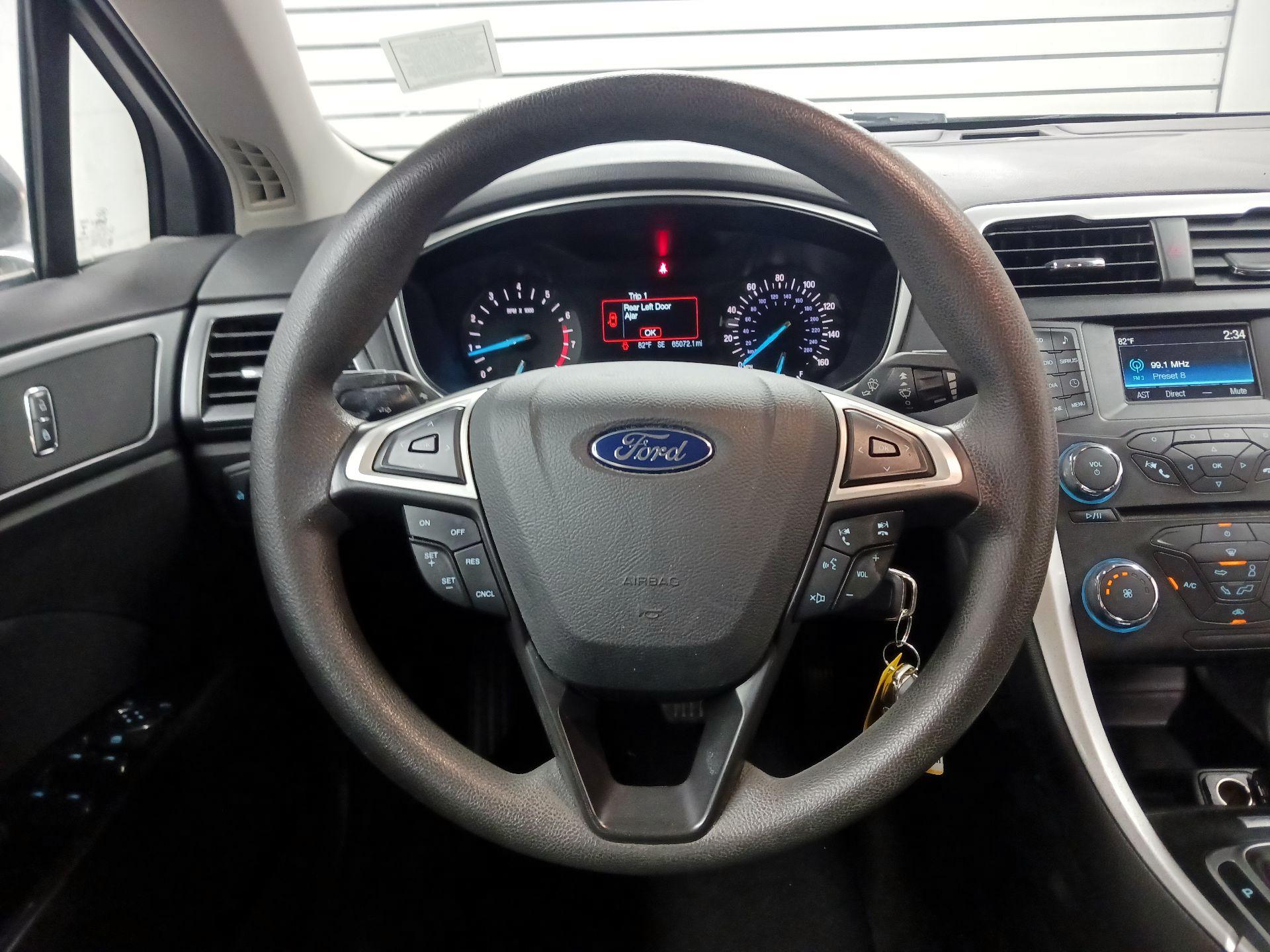 Thumbnail: 2014 Ford Fusion - 10