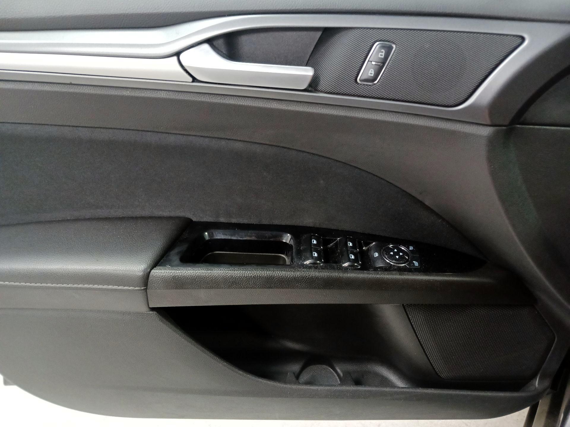 Thumbnail: 2014 Ford Fusion - 12