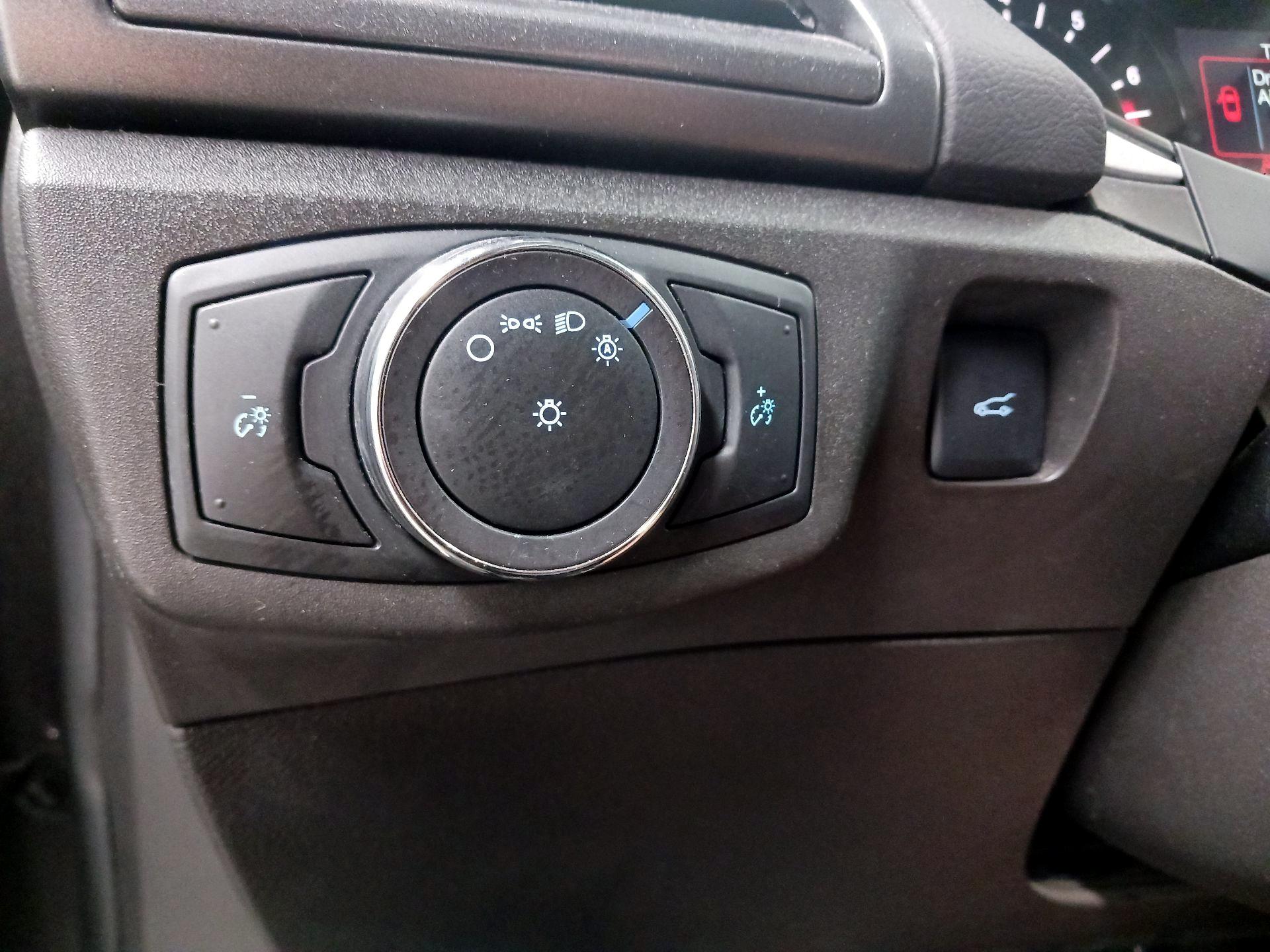 Thumbnail: 2014 Ford Fusion - 13