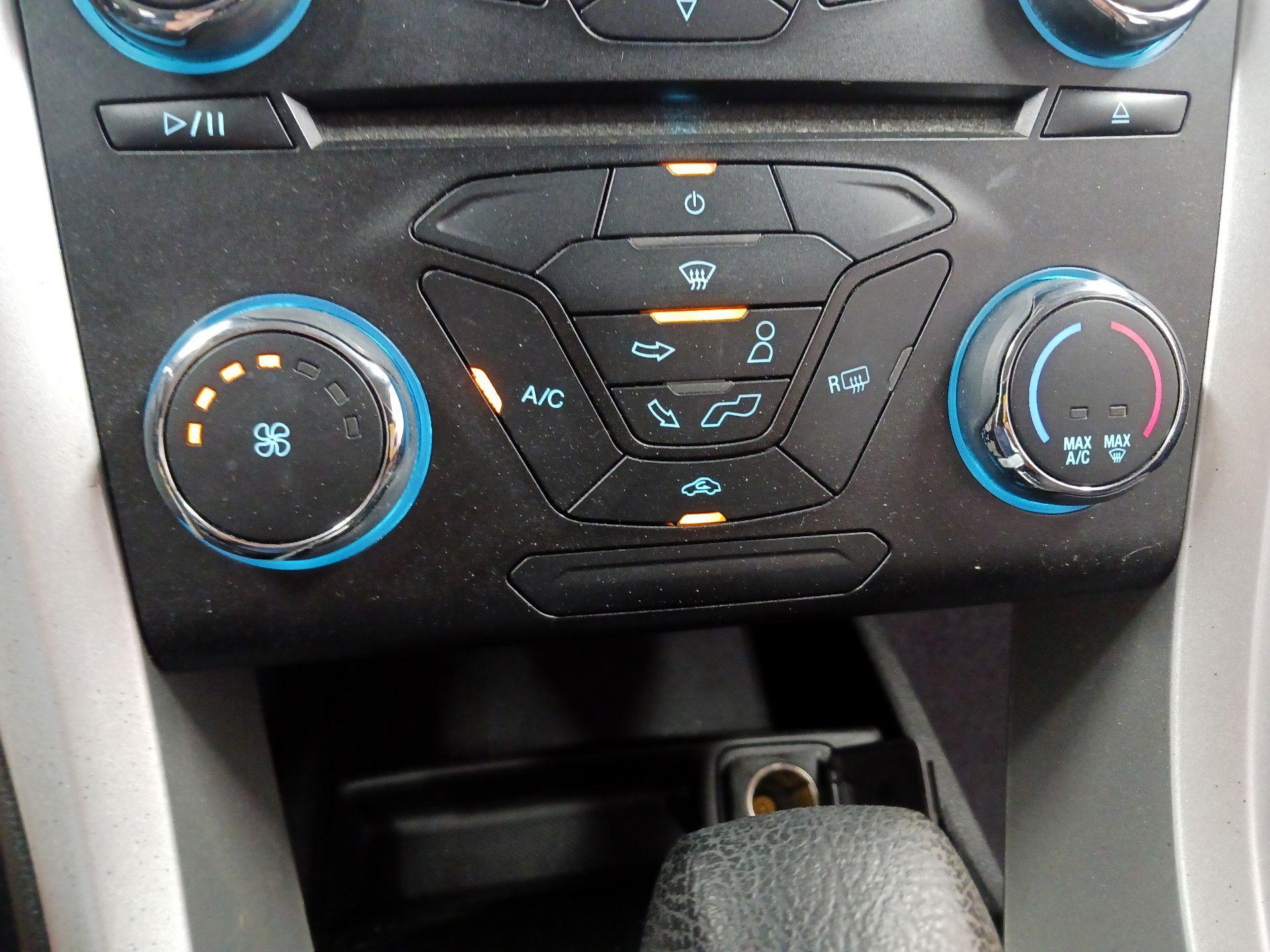Thumbnail: 2014 Ford Fusion - 15