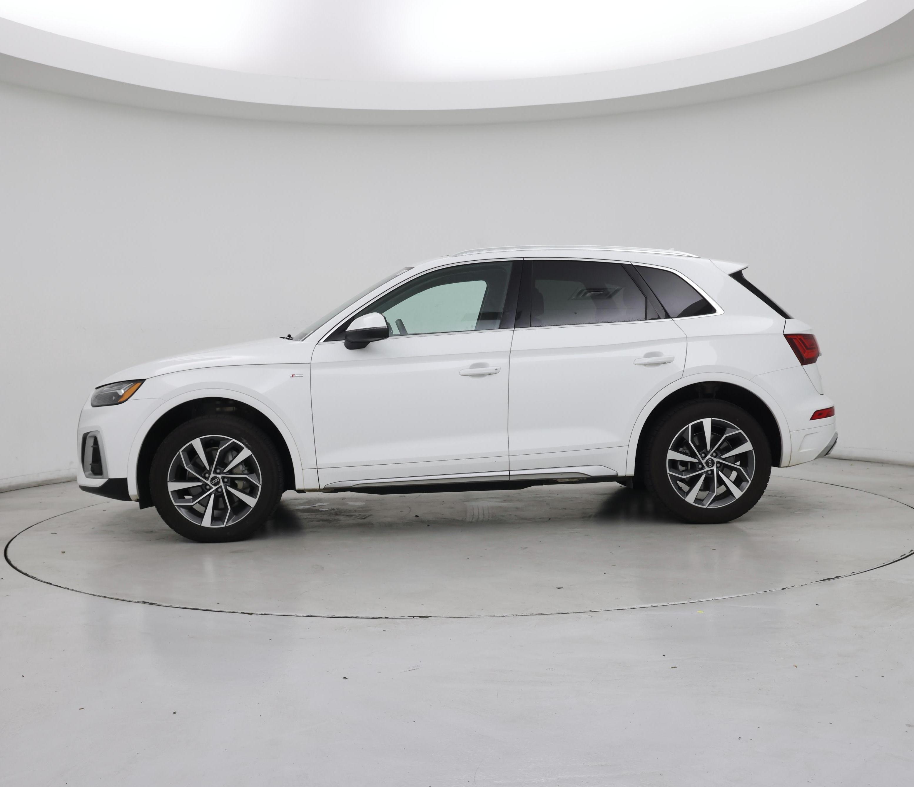 Thumbnail: 2023 Audi Q5 - 3