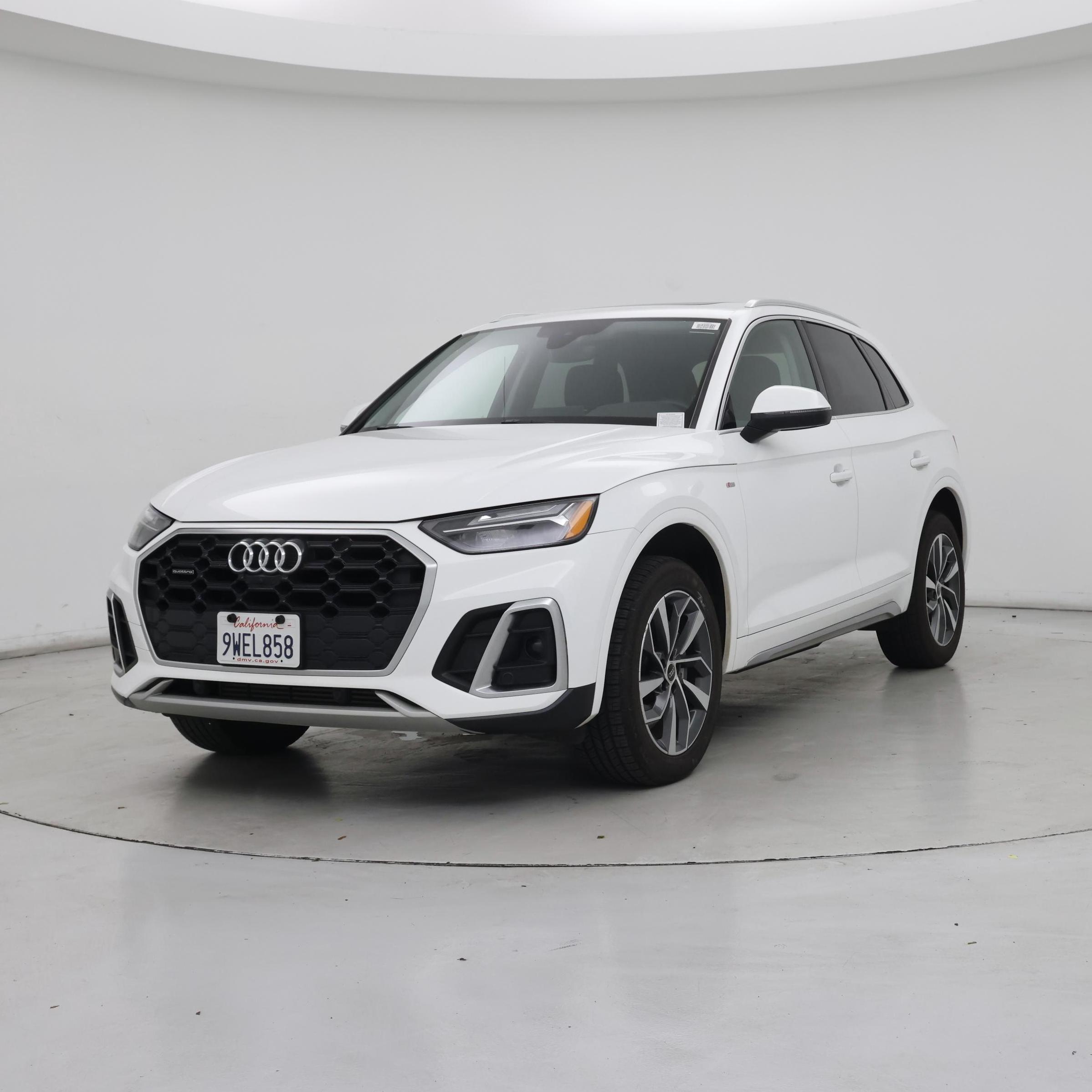 Thumbnail: 2023 Audi Q5 - 4