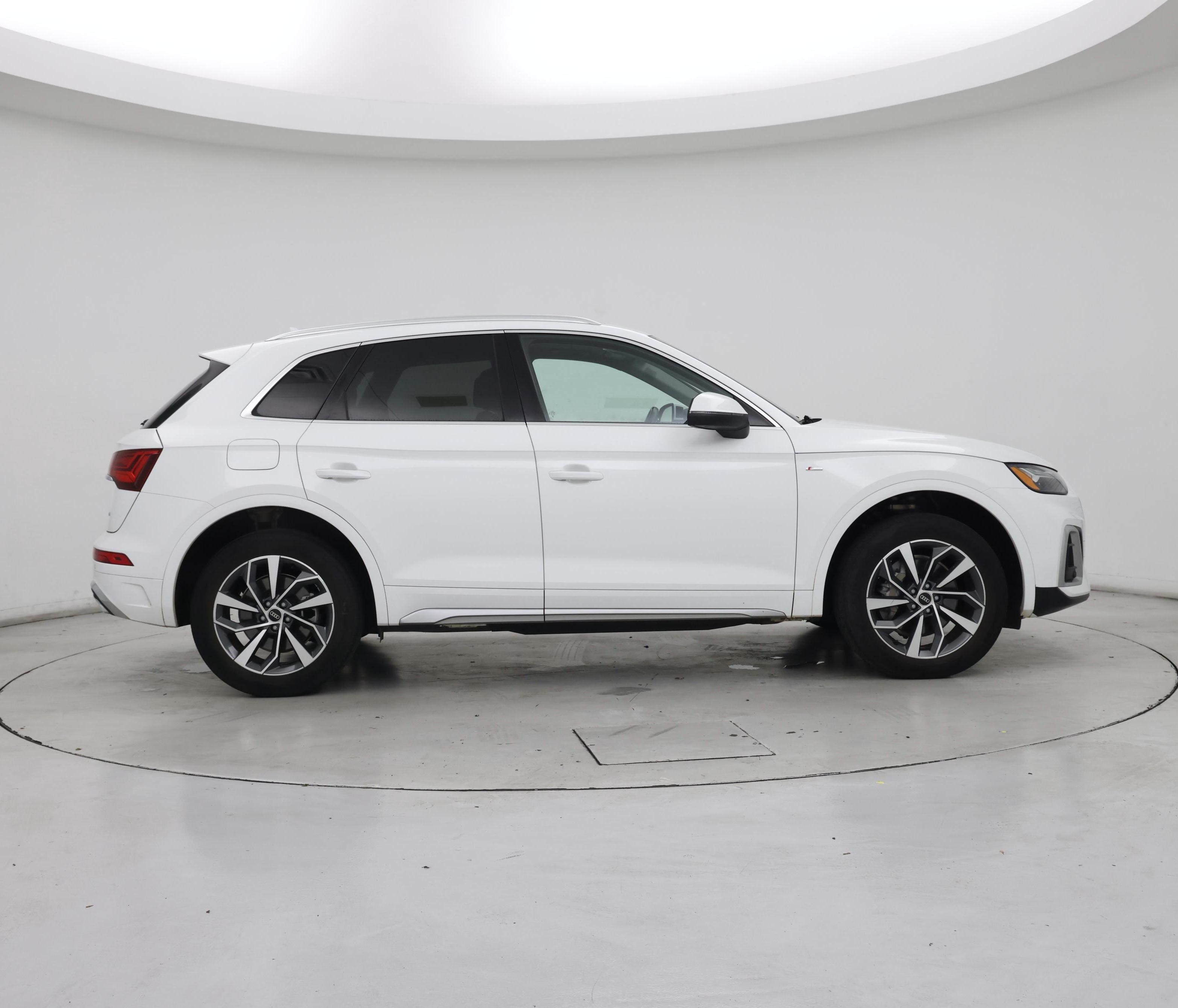 Thumbnail: 2023 Audi Q5 - 7