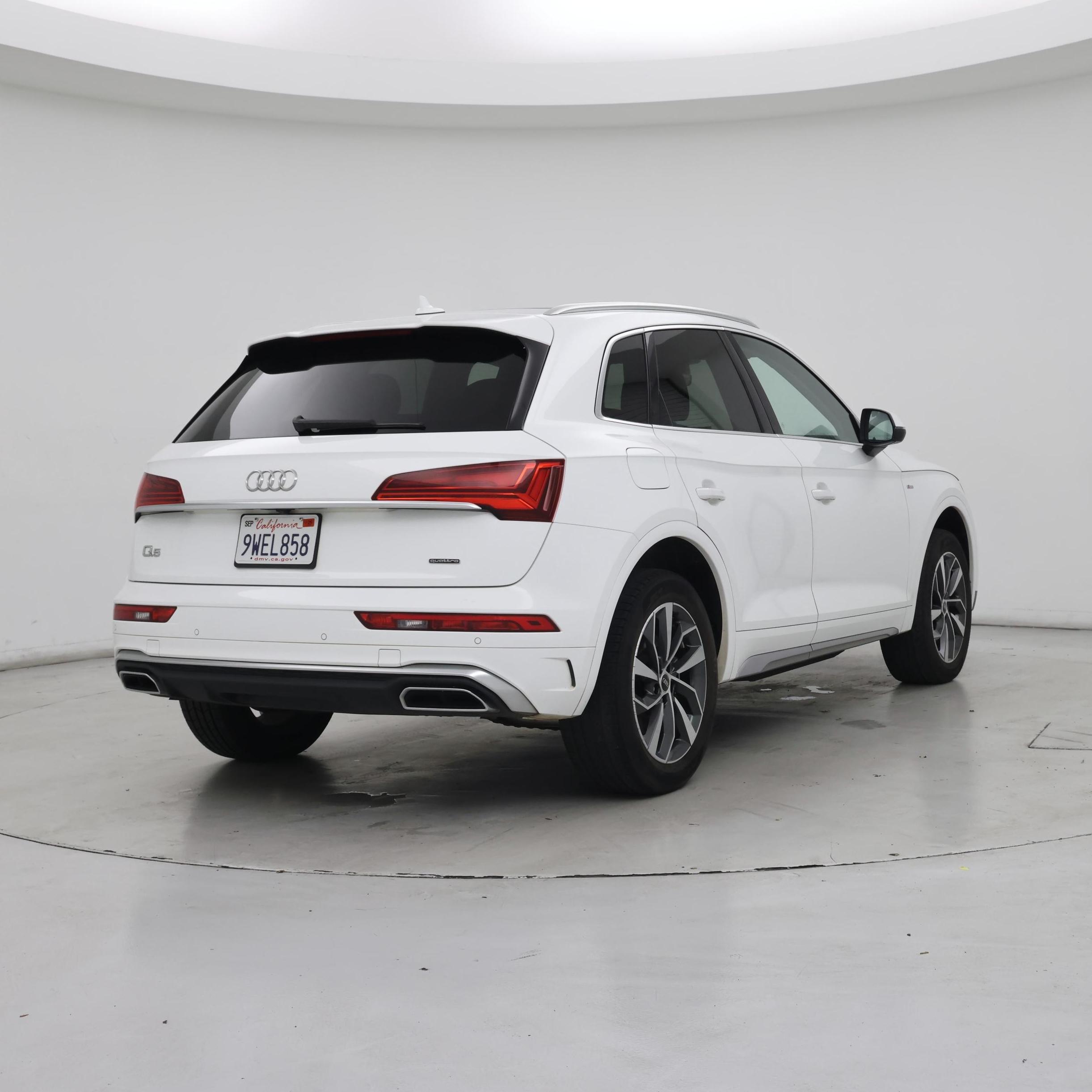 Thumbnail: 2023 Audi Q5 - 8