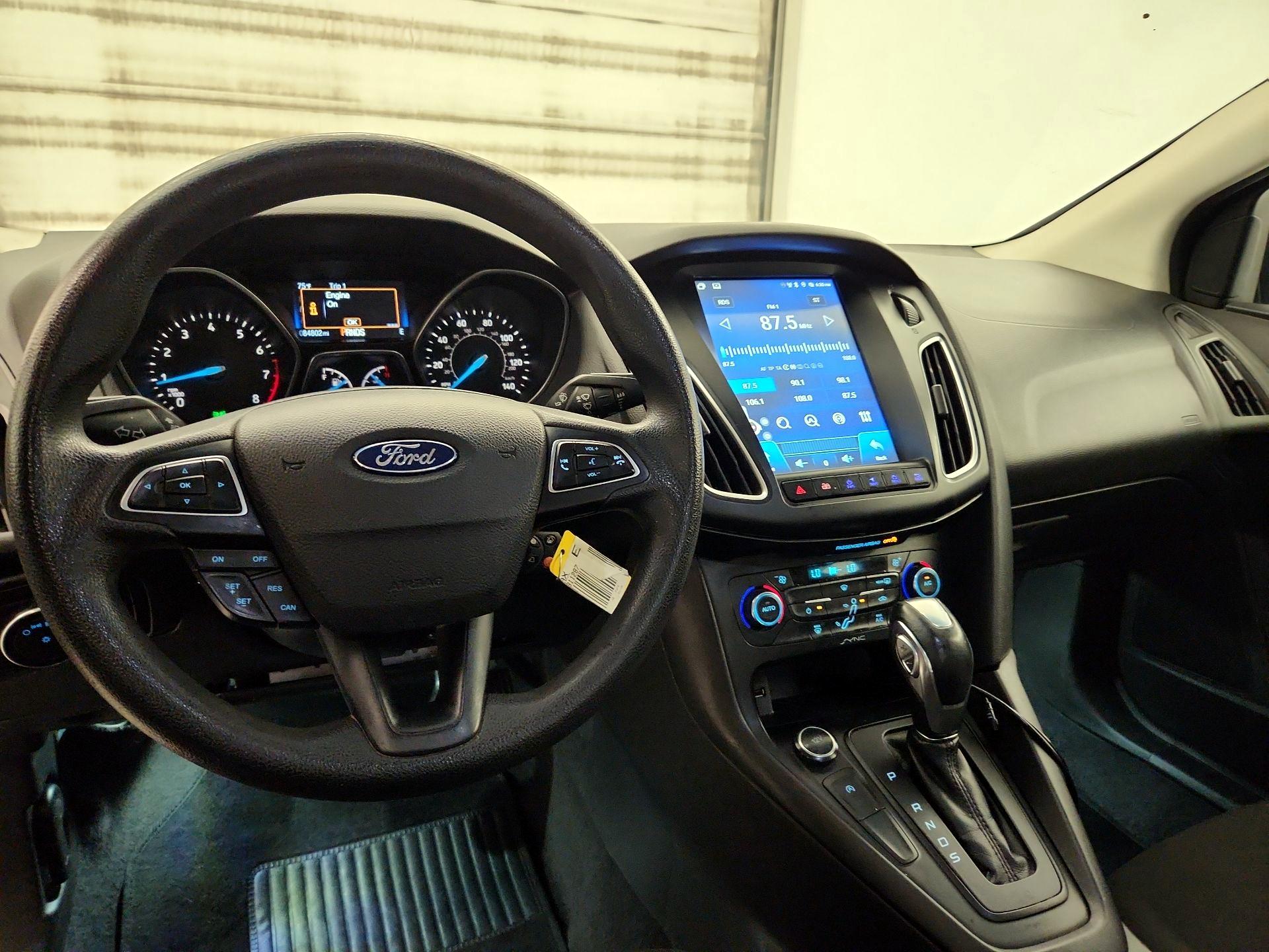 Thumbnail: 2016 Ford Focus - 9