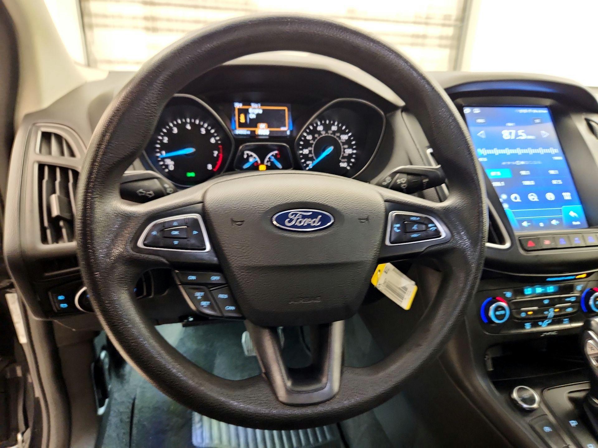 Thumbnail: 2016 Ford Focus - 10