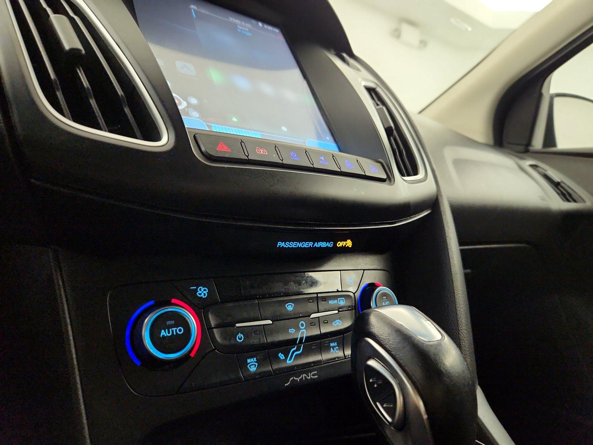 Thumbnail: 2016 Ford Focus - 16