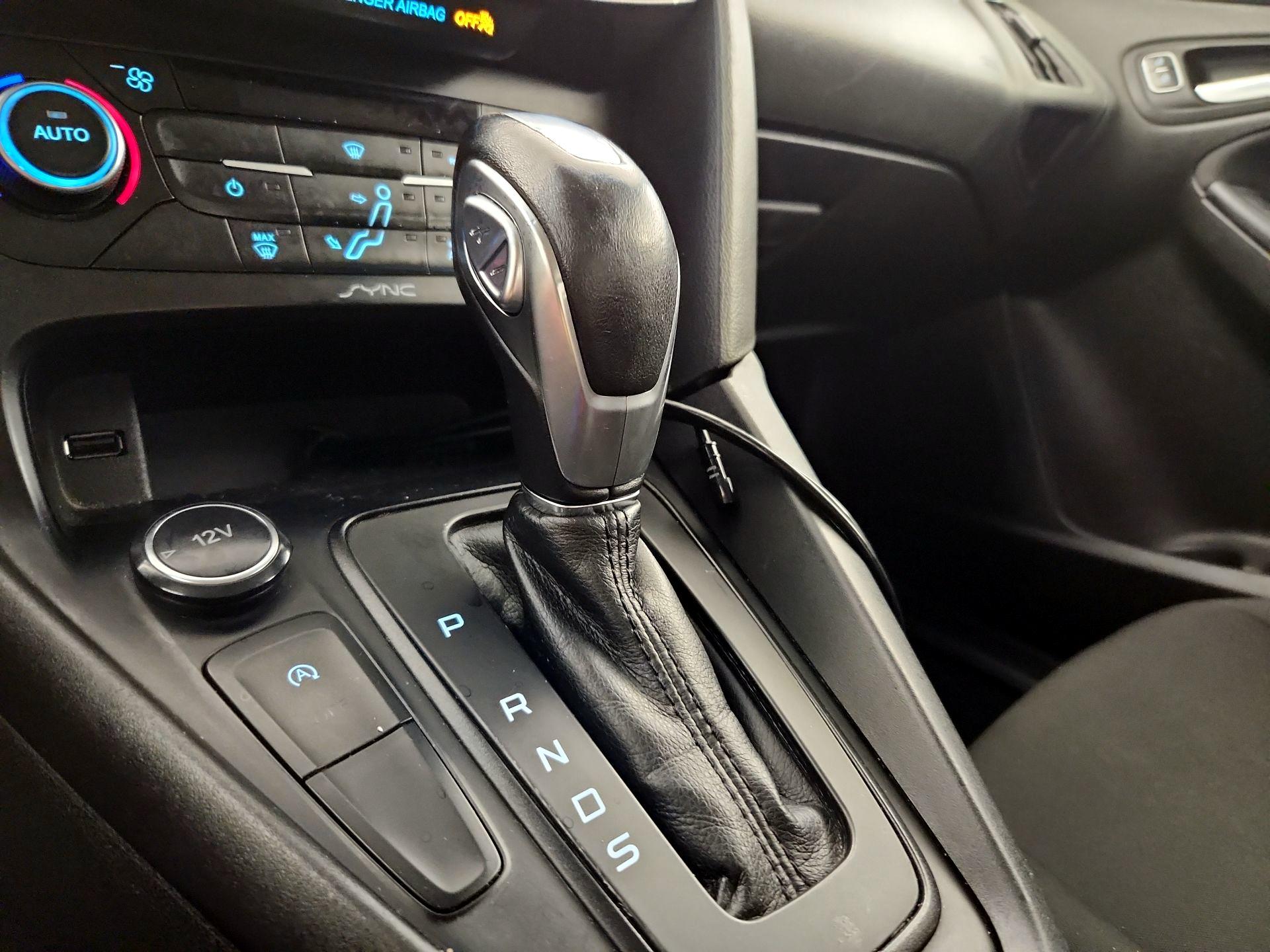 Thumbnail: 2016 Ford Focus - 17