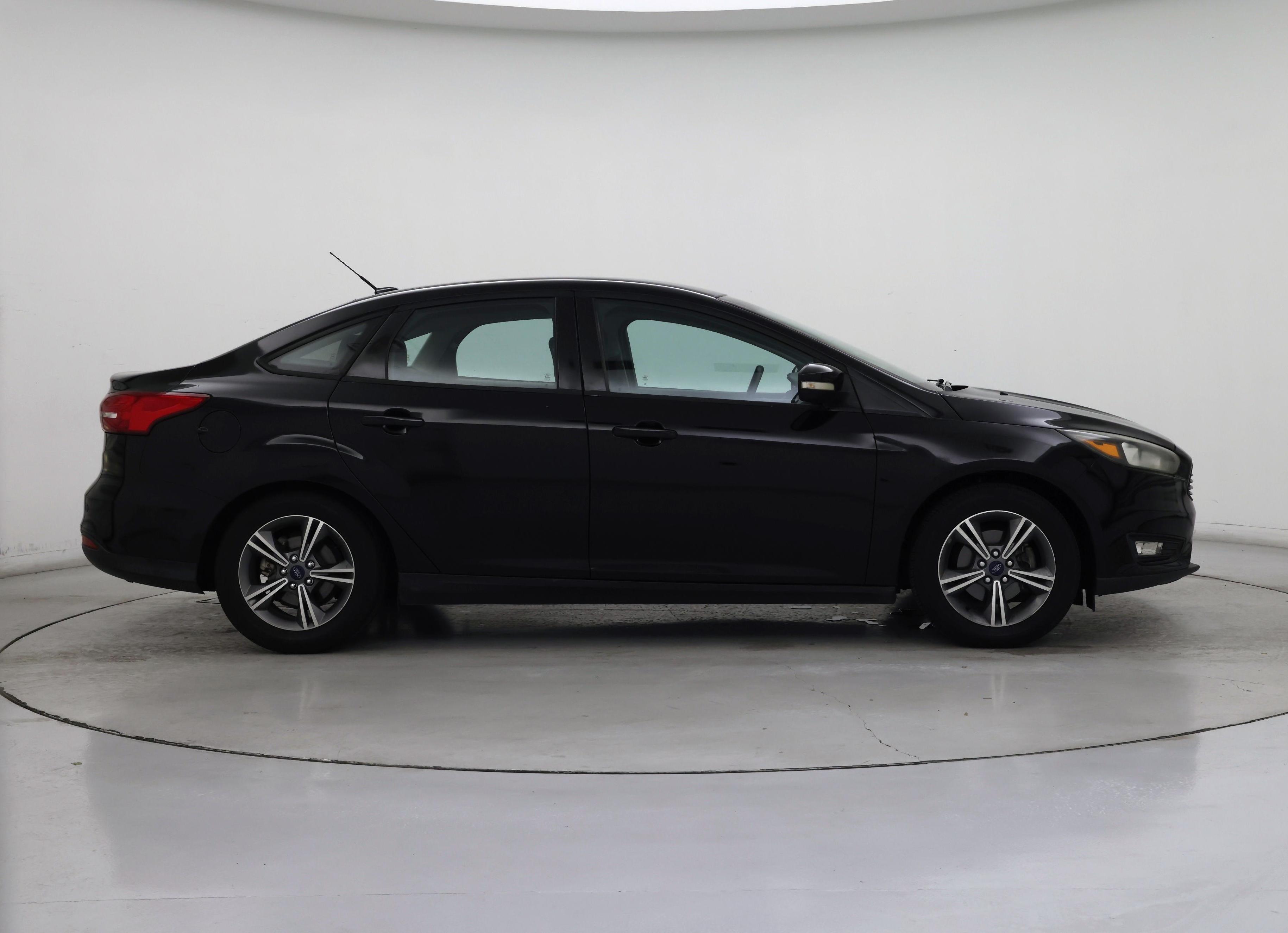 Thumbnail: 2016 Ford Focus - 7