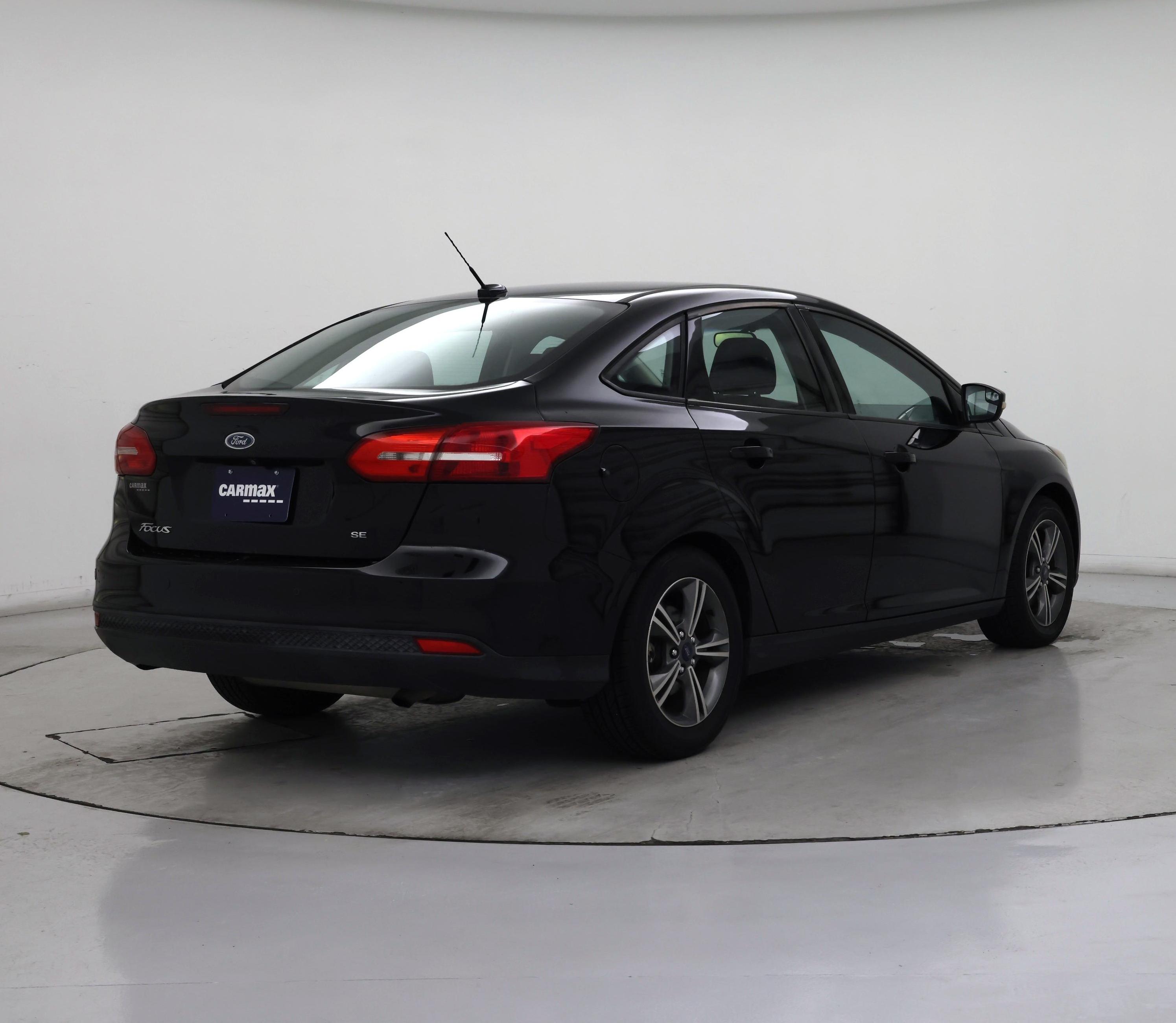 Thumbnail: 2016 Ford Focus - 8