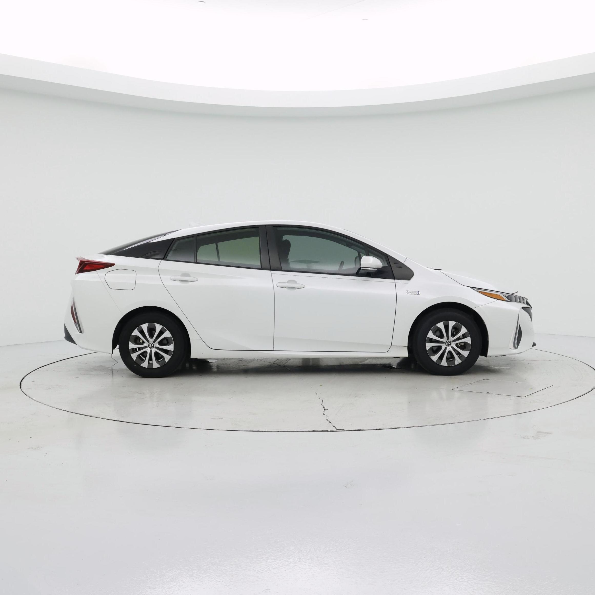 Thumbnail: 2022 Toyota Prius Prime - 7