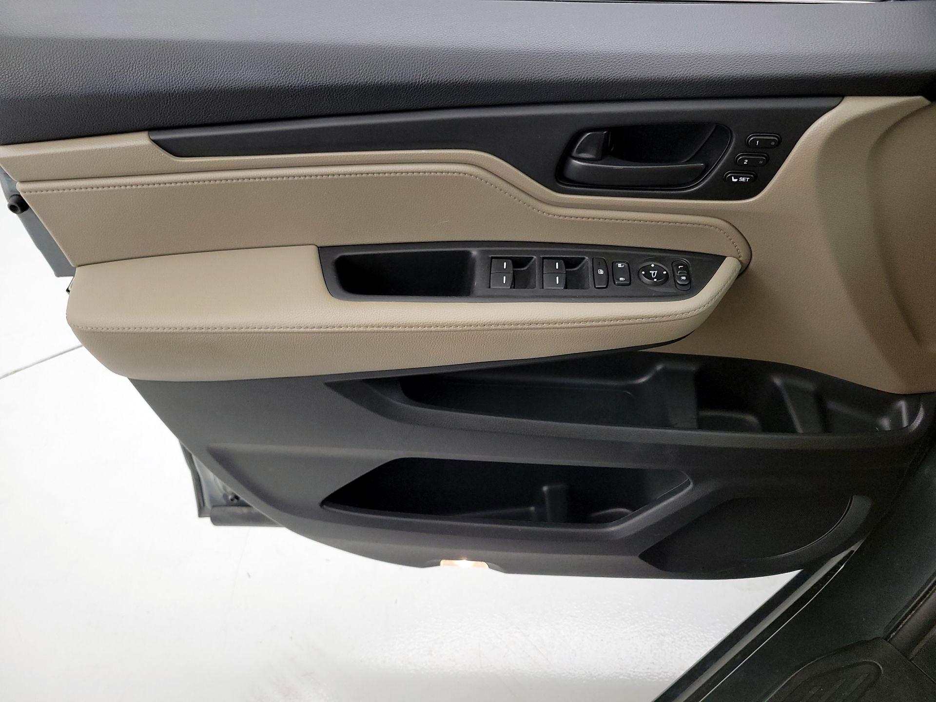 Thumbnail: 2019 Honda Odyssey - 12