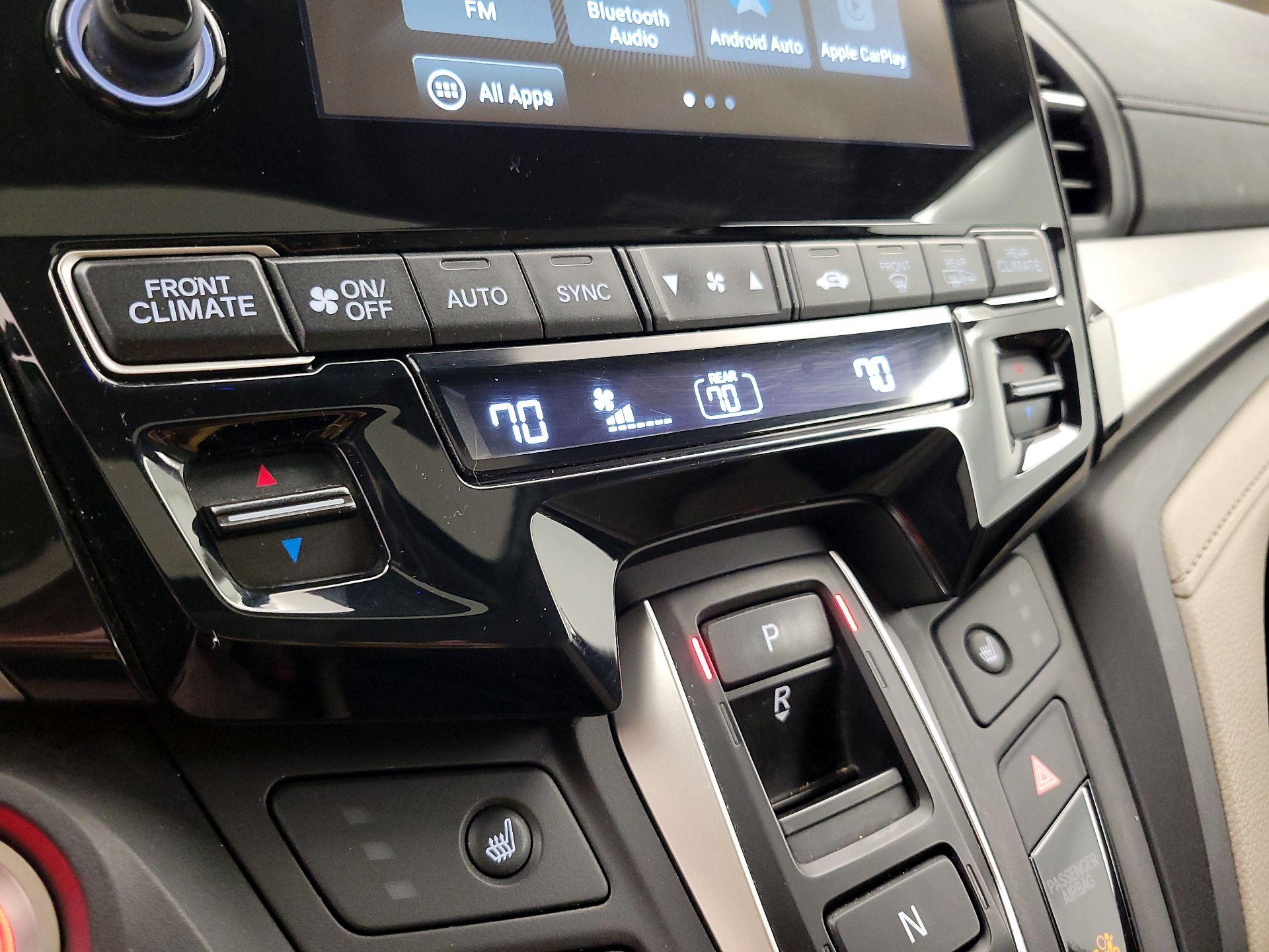 Thumbnail: 2019 Honda Odyssey - 17
