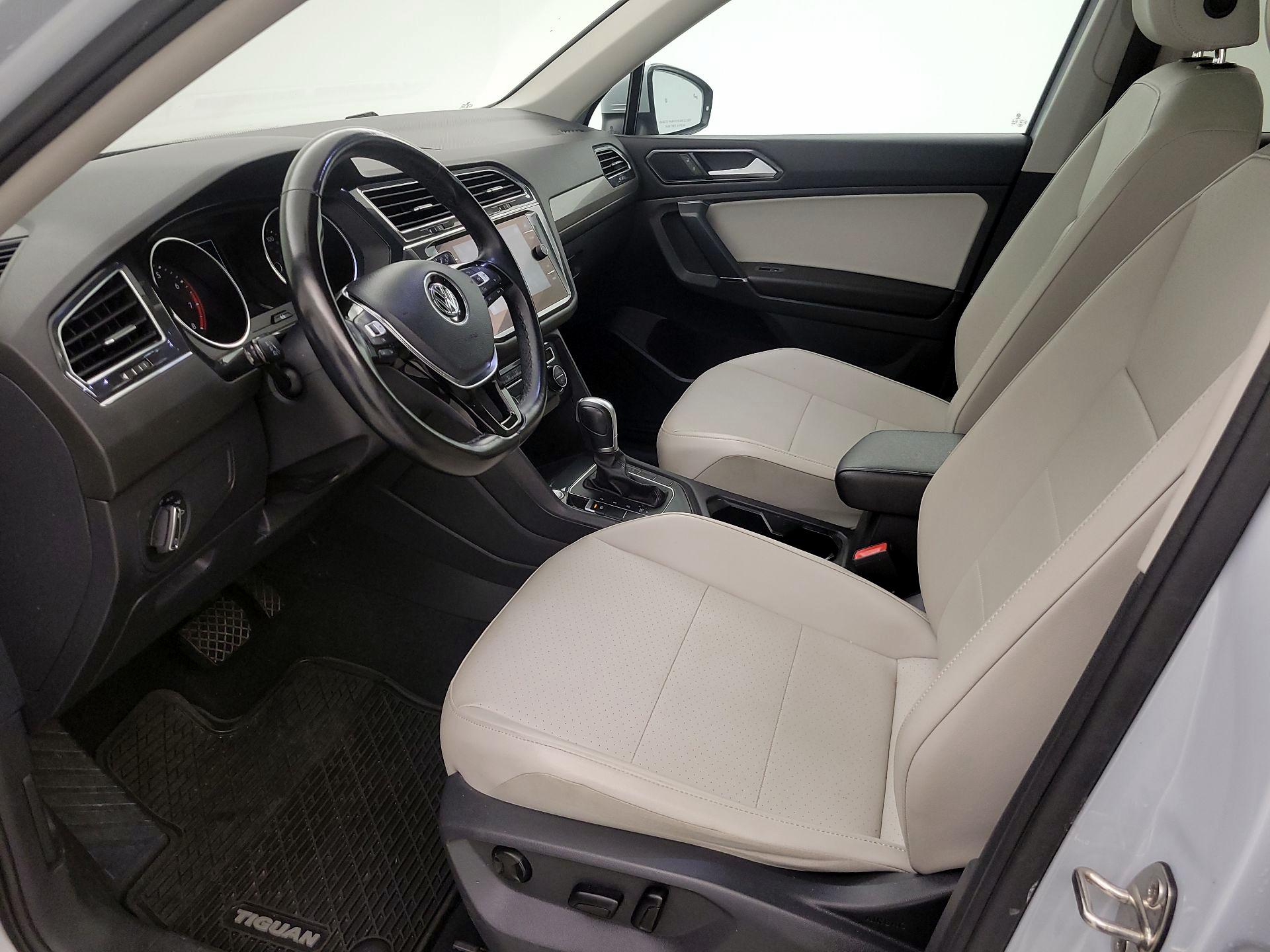 Thumbnail: 2018 Volkswagen Tiguan - 11