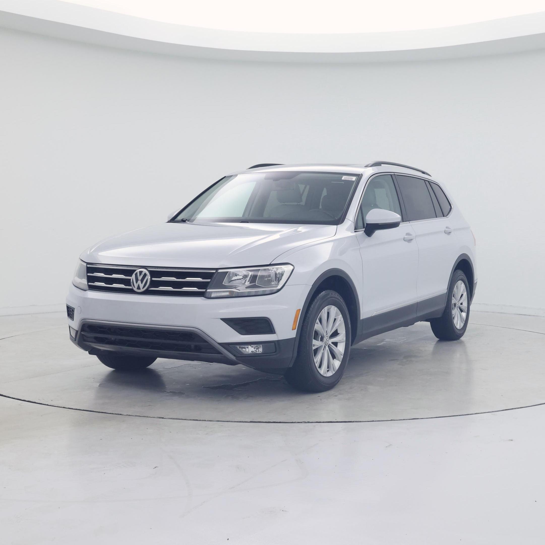 Thumbnail: 2018 Volkswagen Tiguan - 4