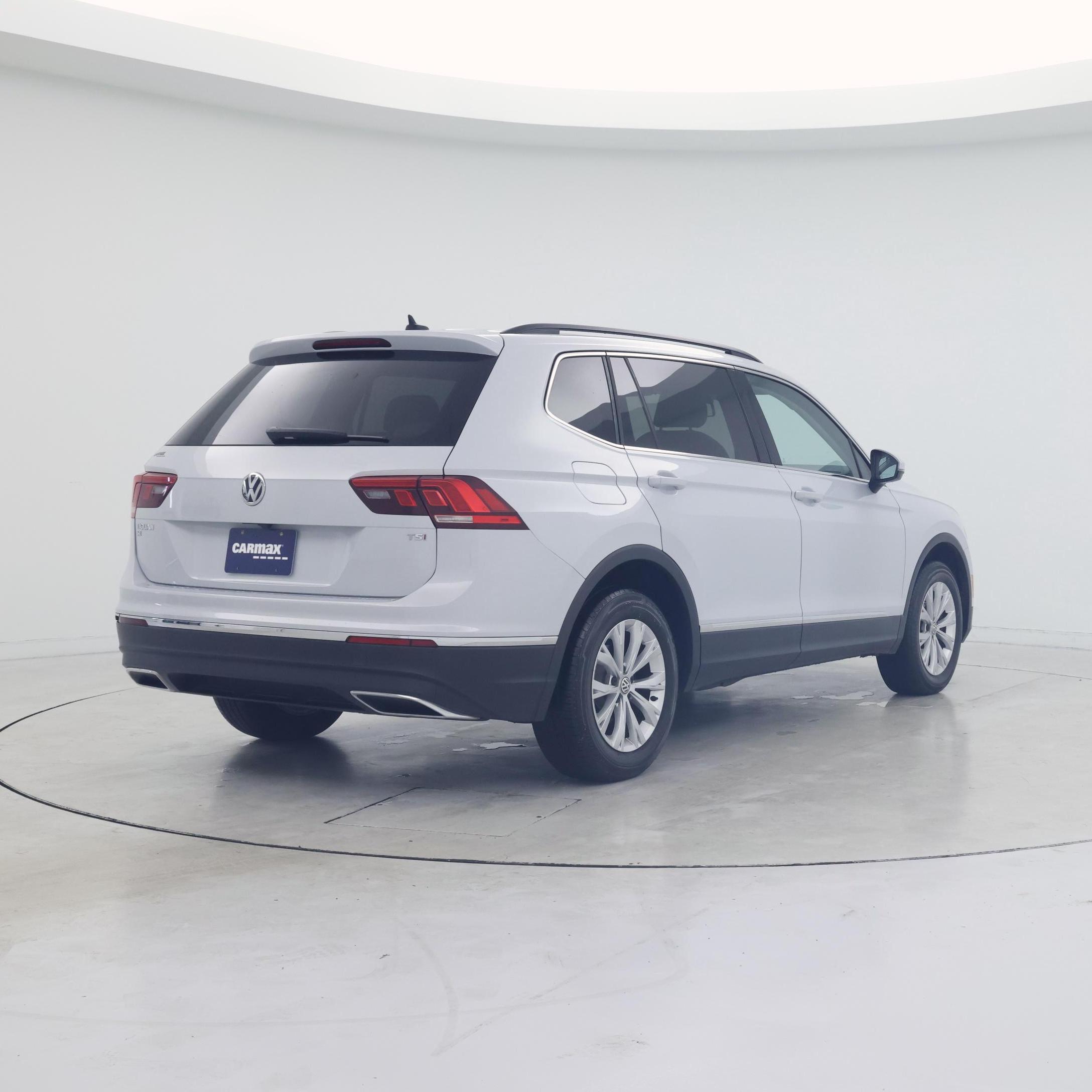 Thumbnail: 2018 Volkswagen Tiguan - 8