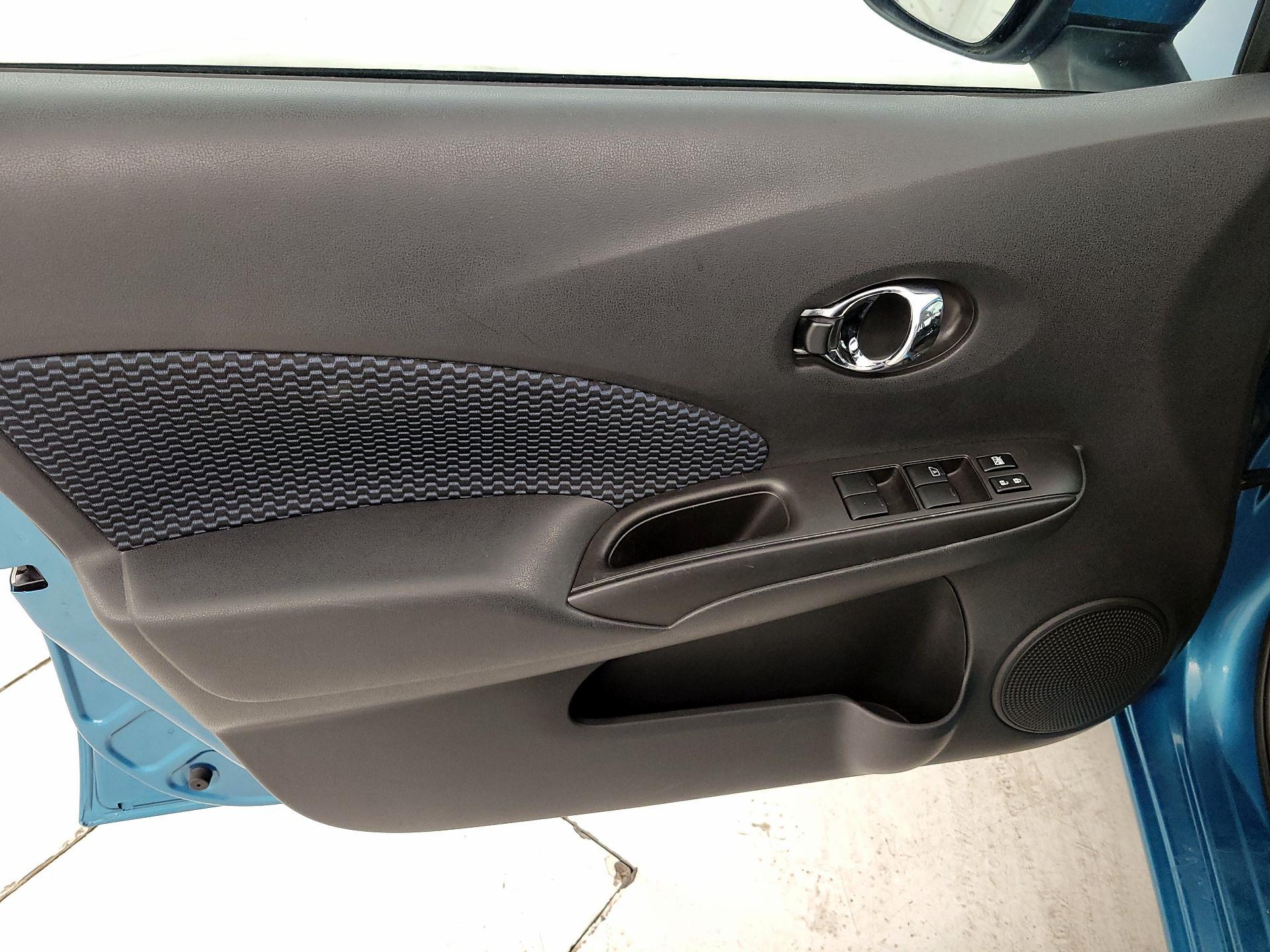 Thumbnail: 2015 Nissan Versa Note - 12